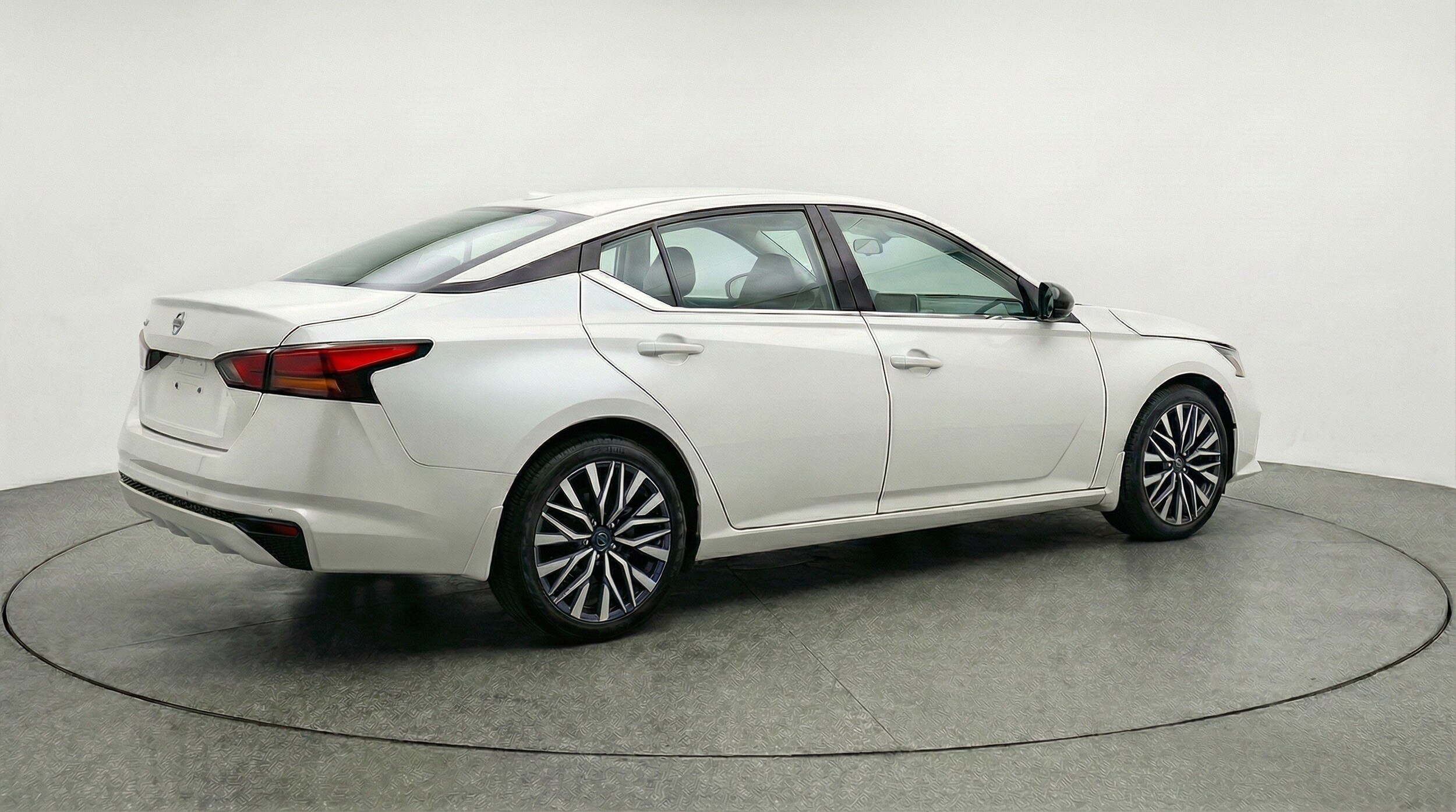 Thumbnail: 2025 Nissan Altima - 9