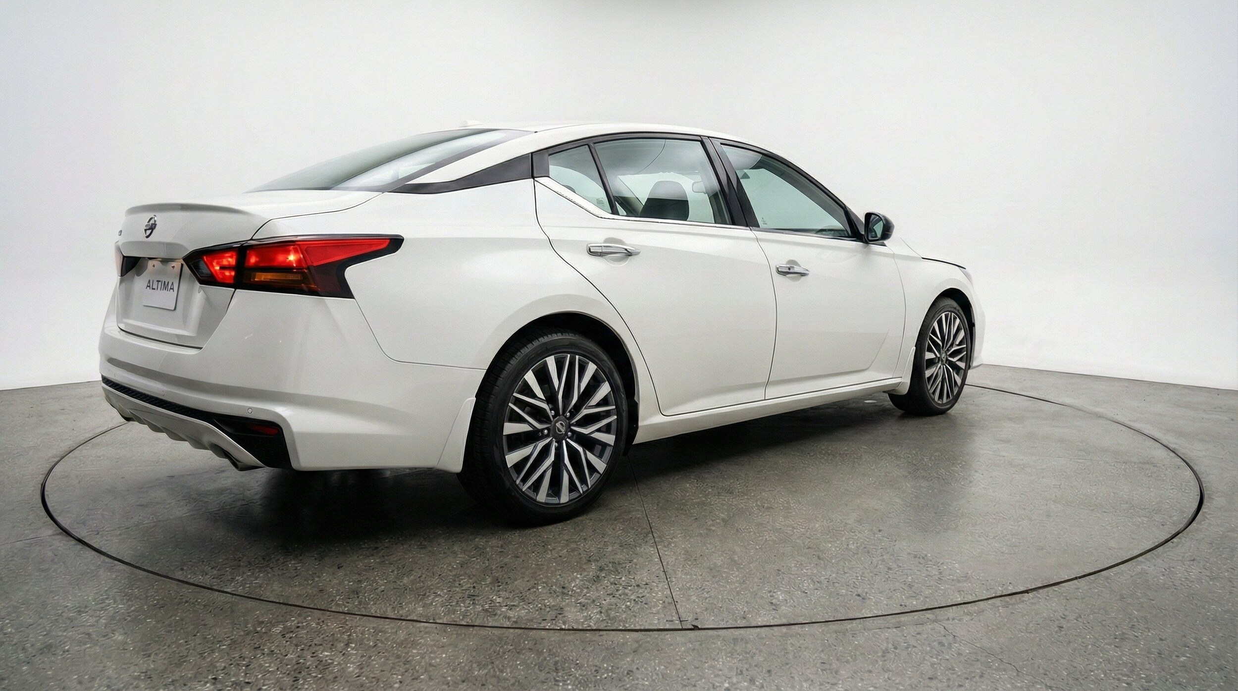 Thumbnail: 2025 Nissan Altima - 9