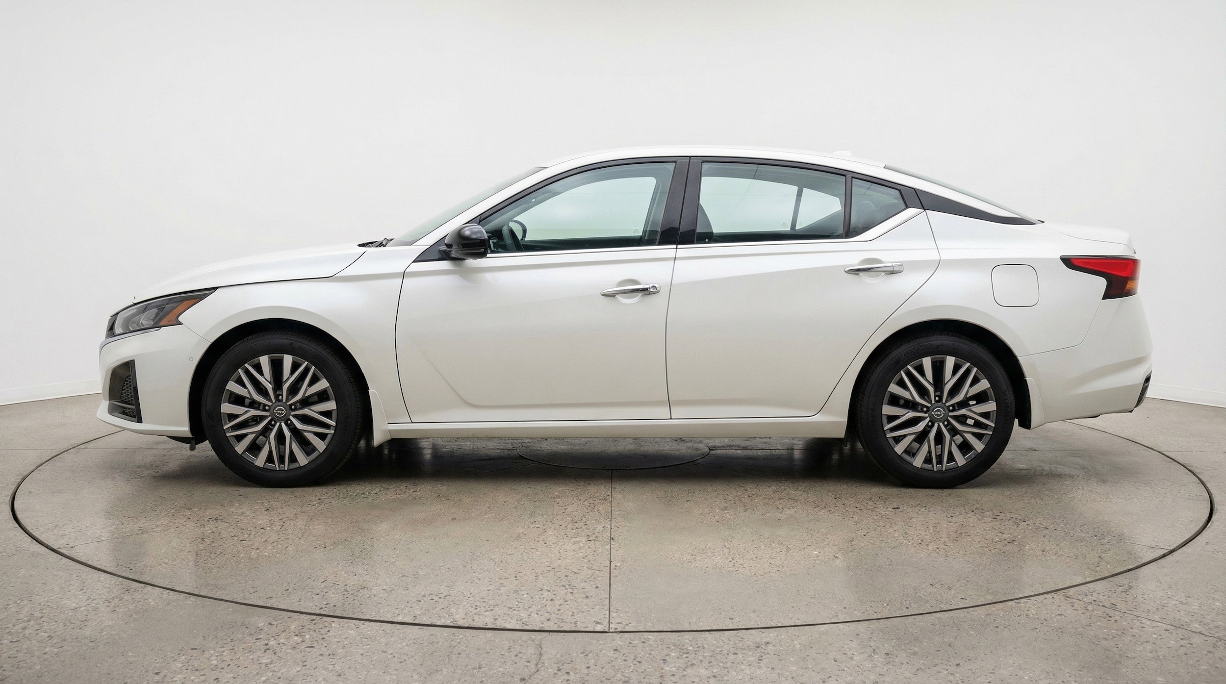 Thumbnail: 2025 Nissan Altima - 5