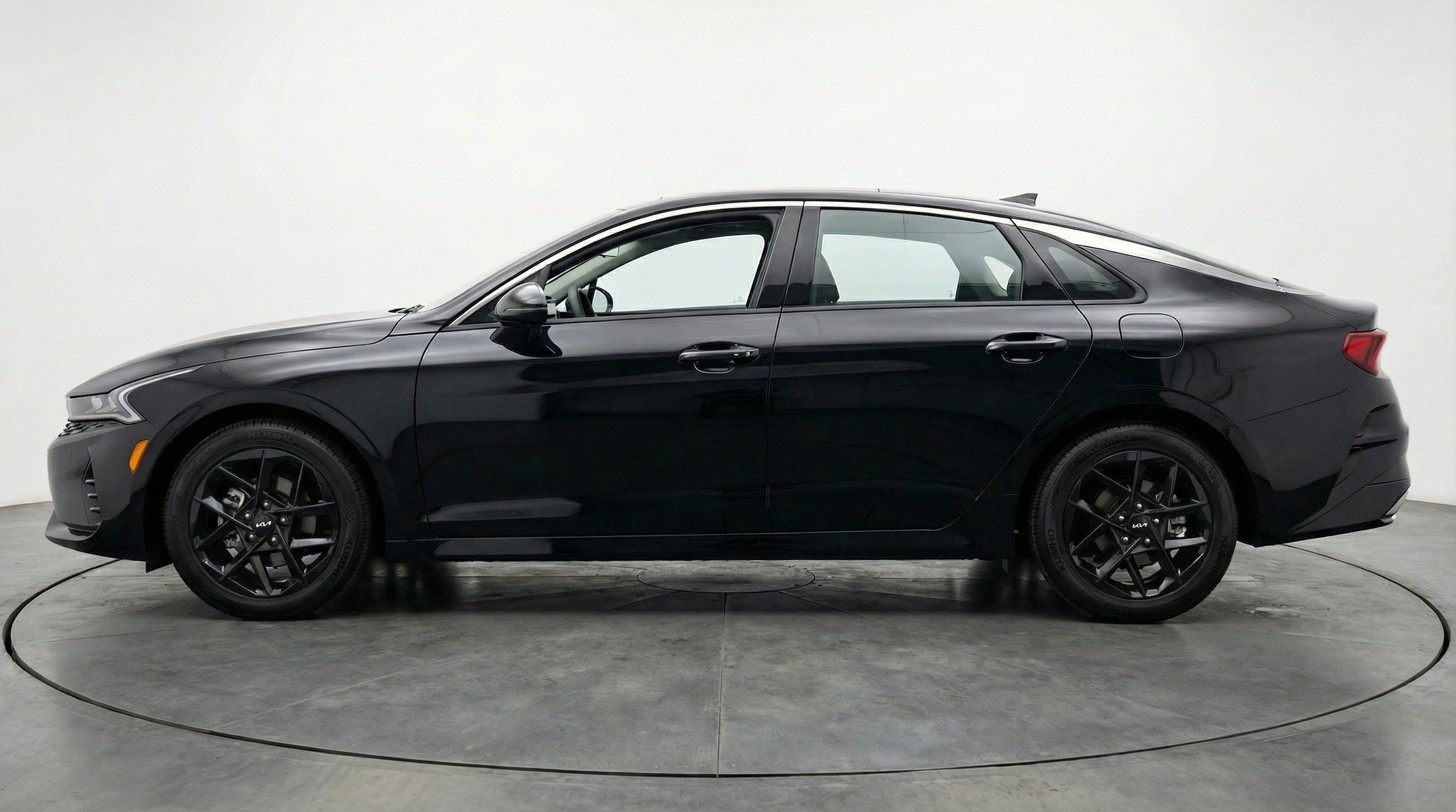 Thumbnail: 2025 Kia K5 - 5