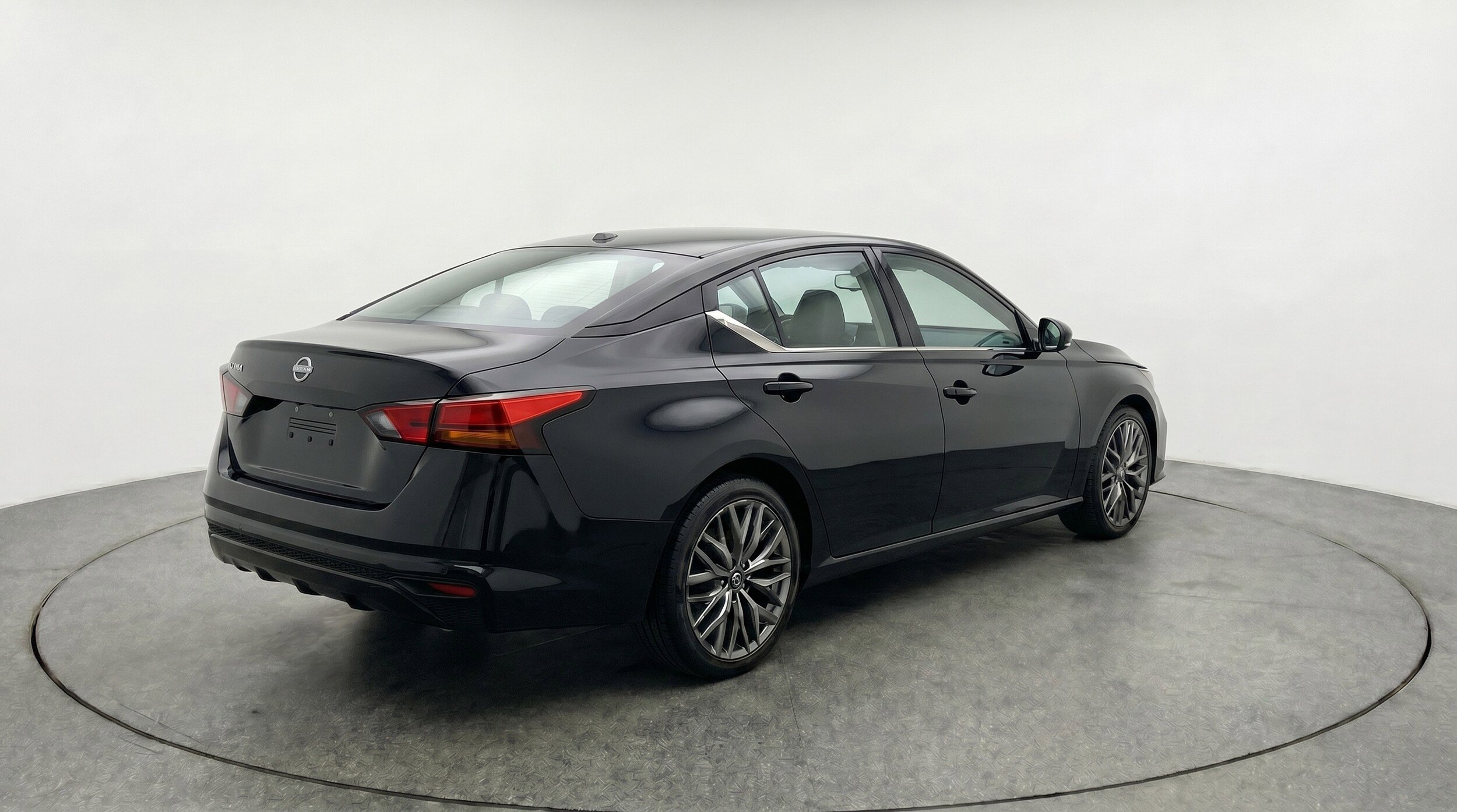 Thumbnail: 2025 Nissan Altima - 9
