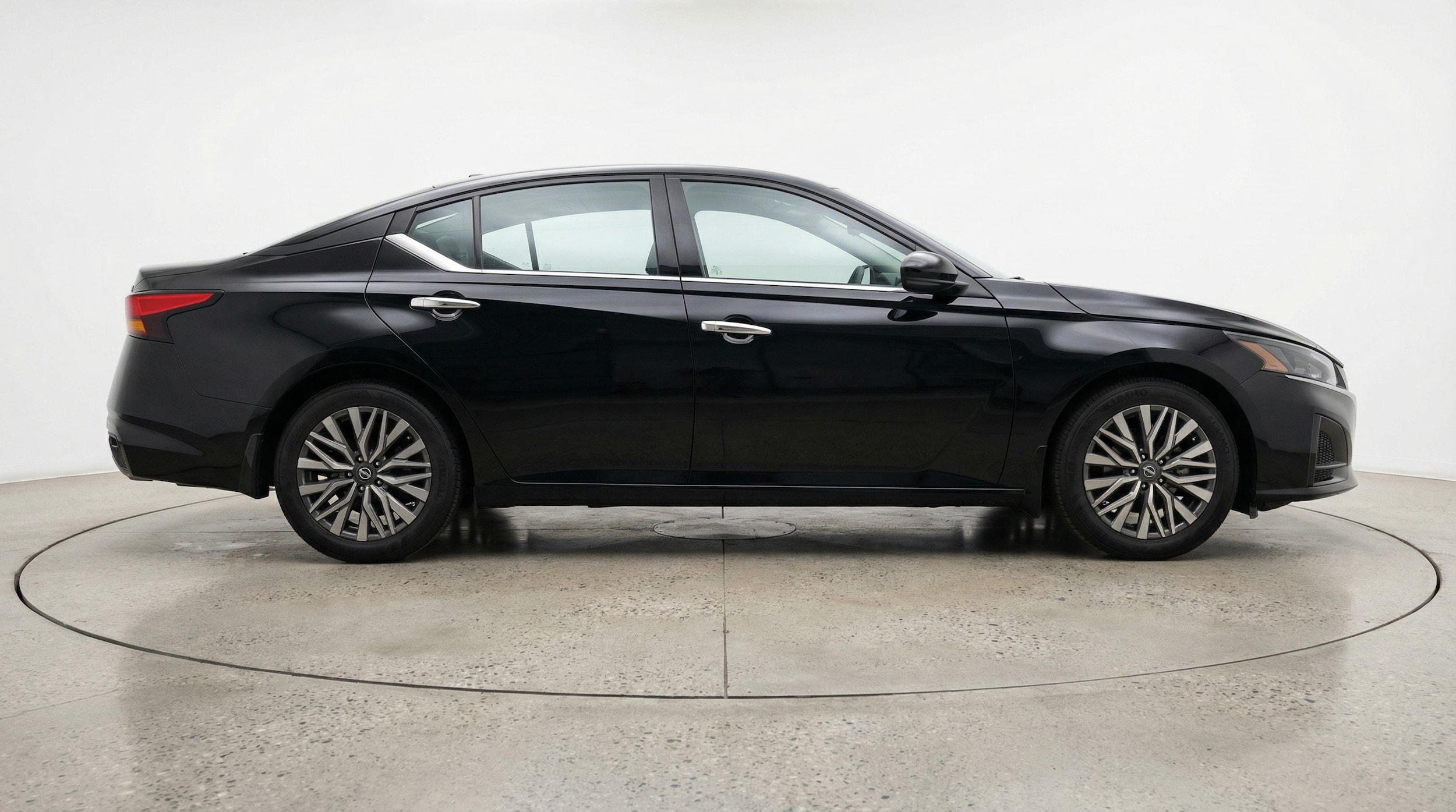 Thumbnail: 2025 Nissan Altima - 8