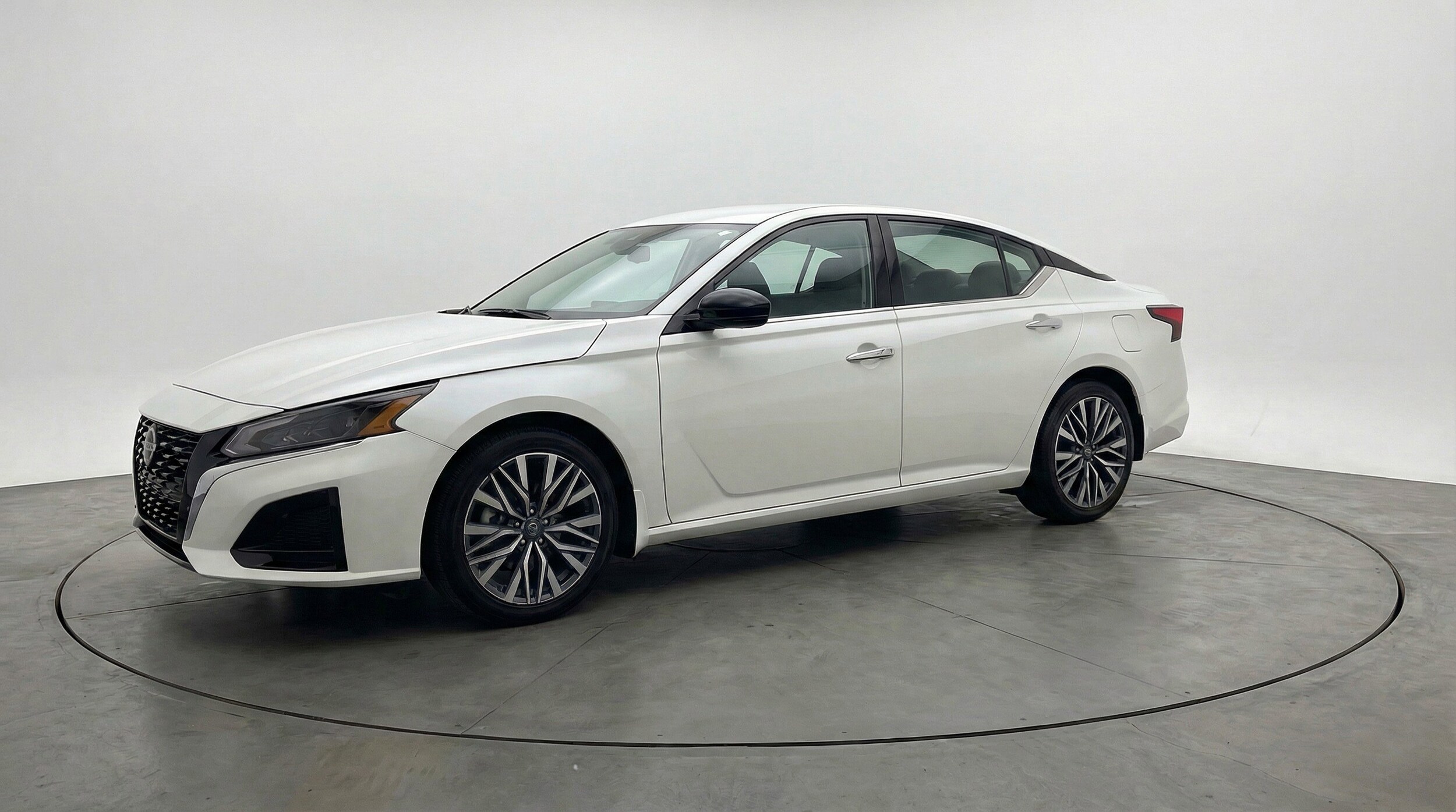 Thumbnail: 2025 Nissan Altima - 3