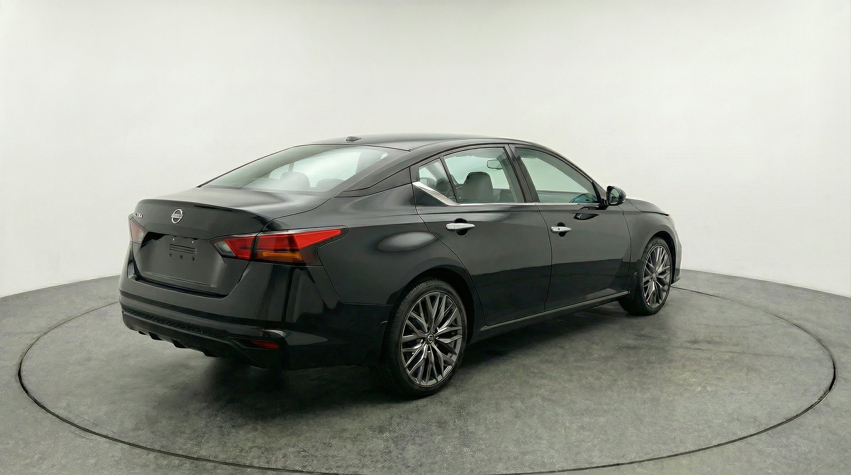 Thumbnail: 2025 Nissan Altima - 9