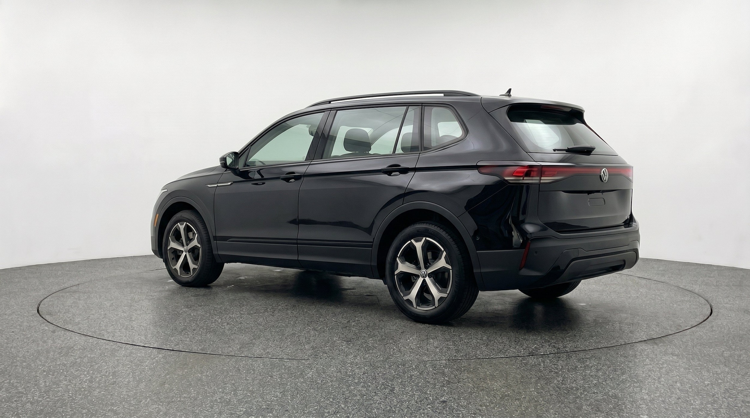 Thumbnail: 2026 Volkswagen Tiguan - 6