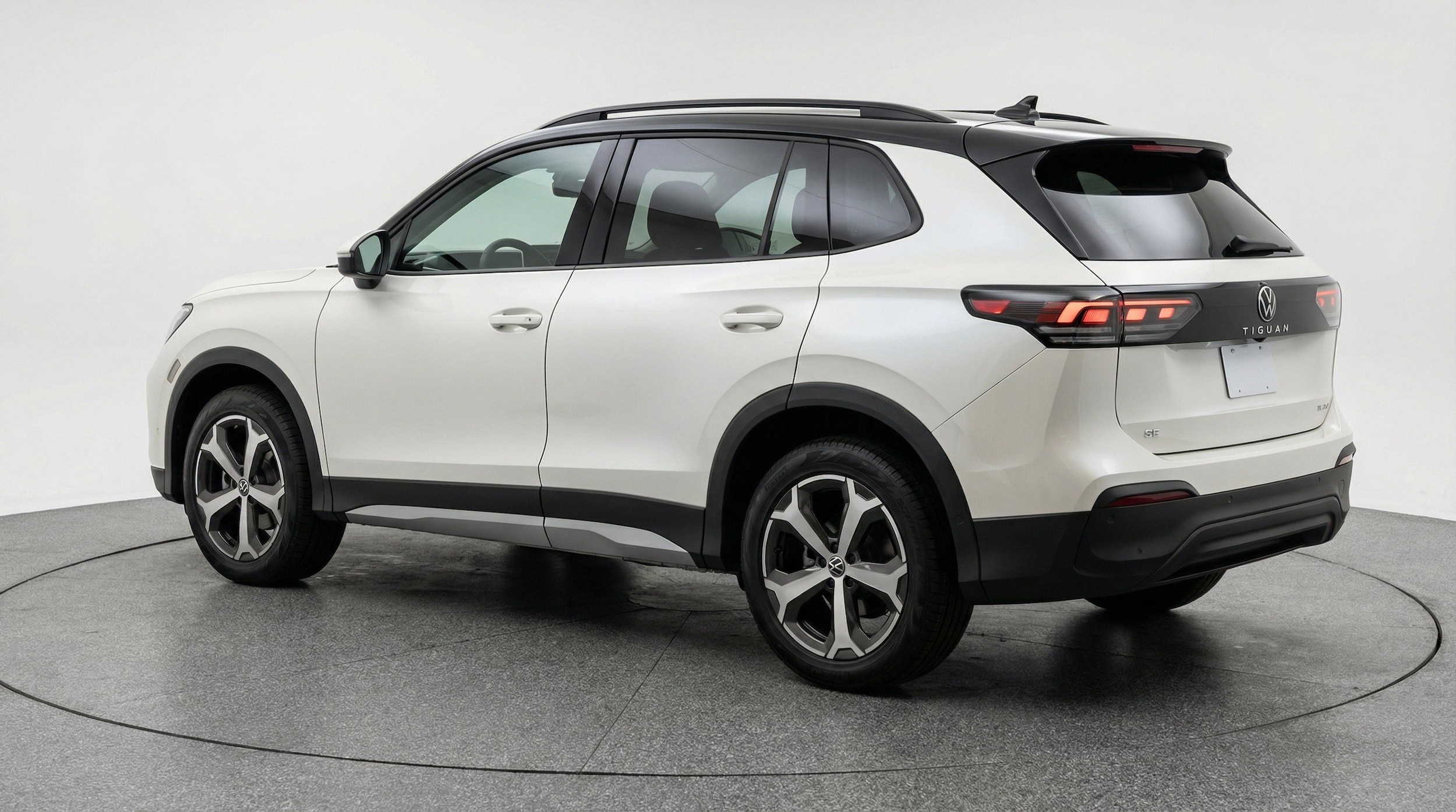 Thumbnail: 2026 Volkswagen Tiguan - 6
