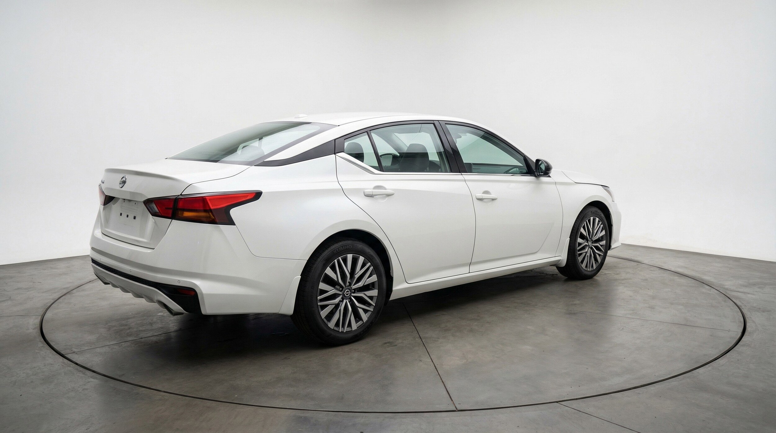 Thumbnail: 2025 Nissan Altima - 9