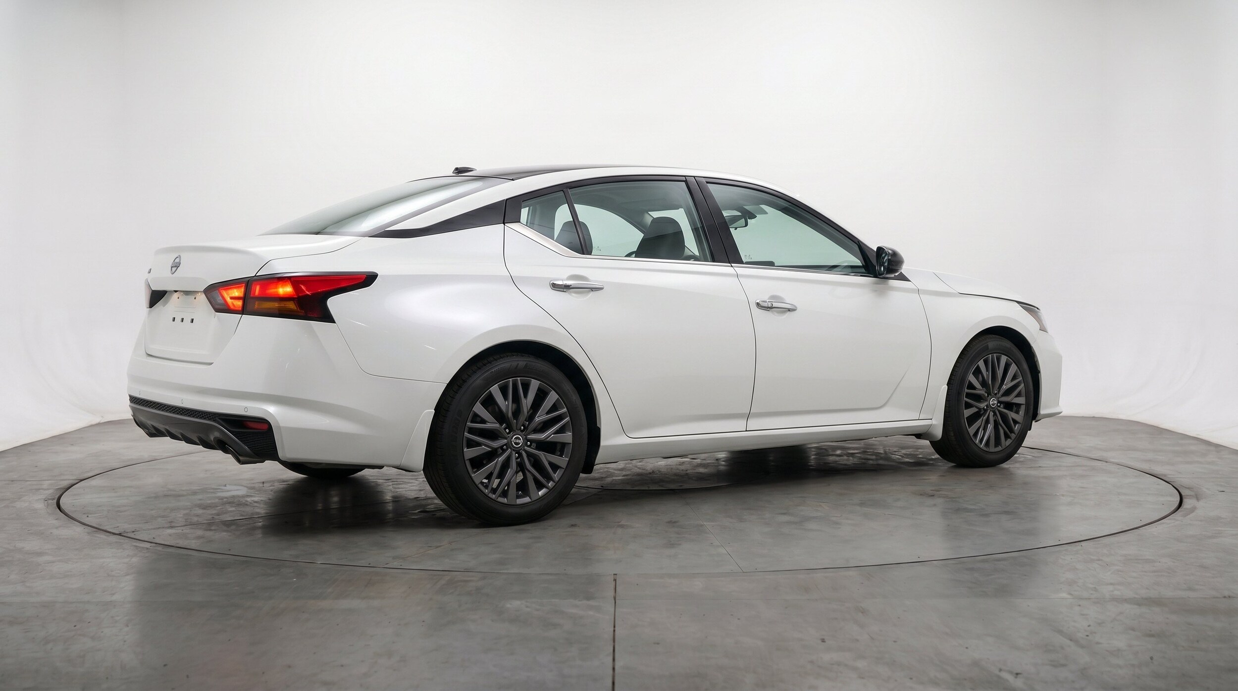 Thumbnail: 2025 Nissan Altima - 9