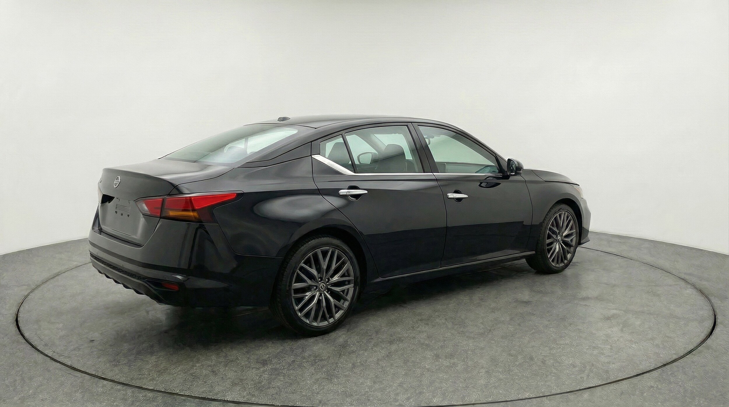 Thumbnail: 2025 Nissan Altima - 9