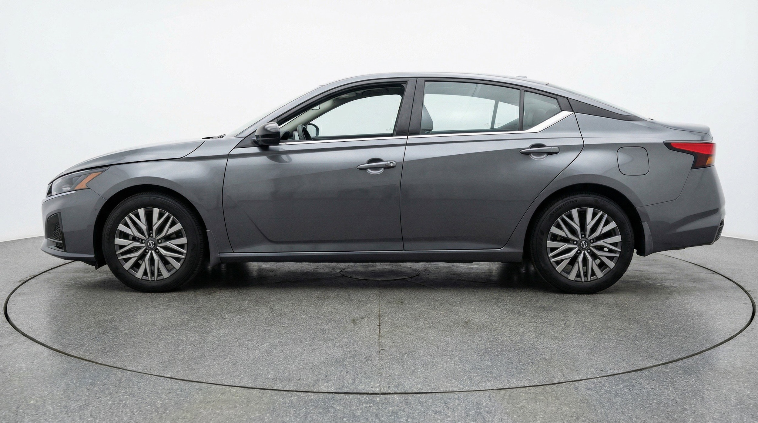 Thumbnail: 2025 Nissan Altima - 5