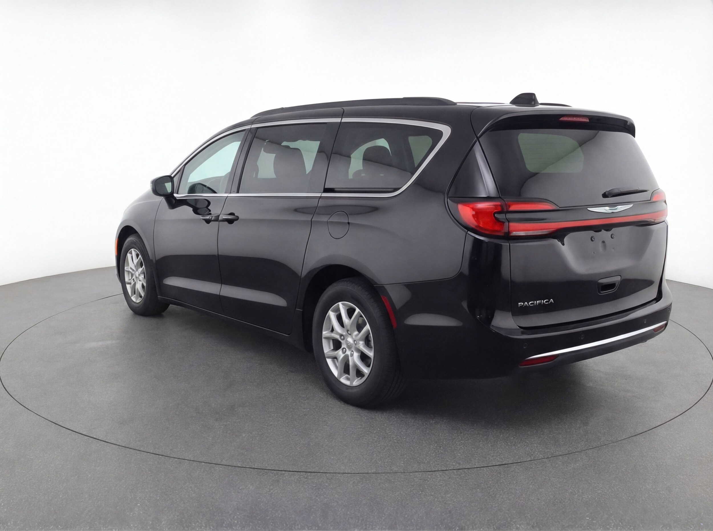 Thumbnail: 2024 Chrysler Pacifica - 6