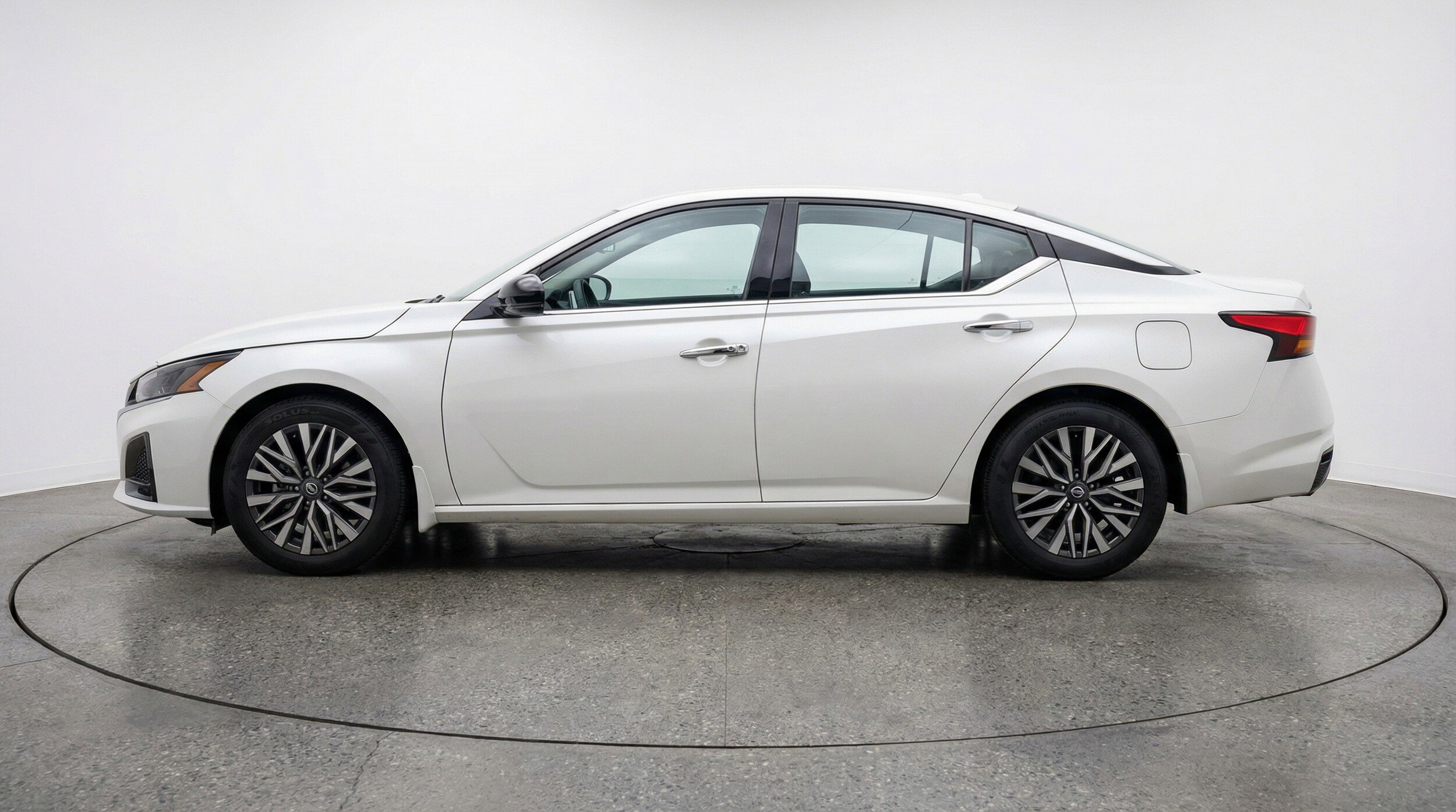 Thumbnail: 2025 Nissan Altima - 5