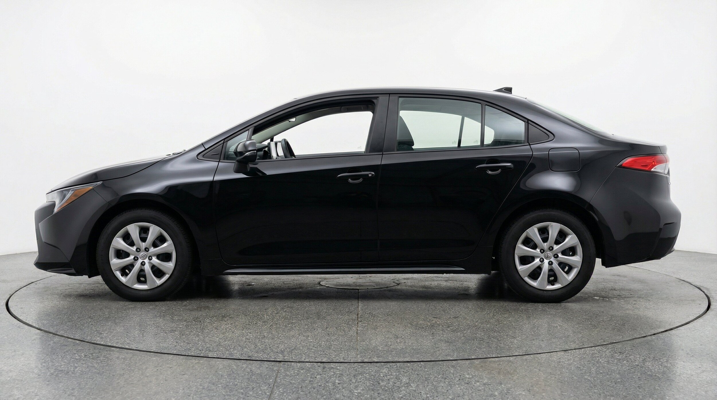 Thumbnail: 2025 Toyota Corolla - 5