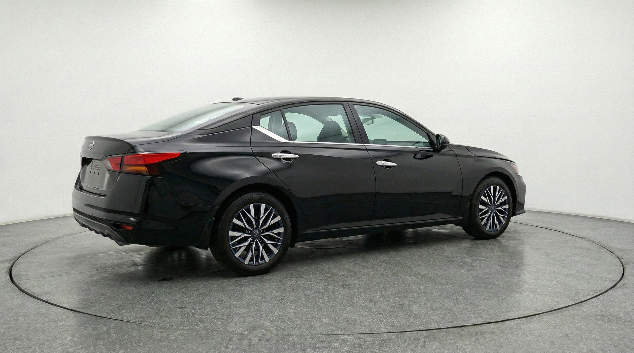 Thumbnail: 2025 Nissan Altima - 9