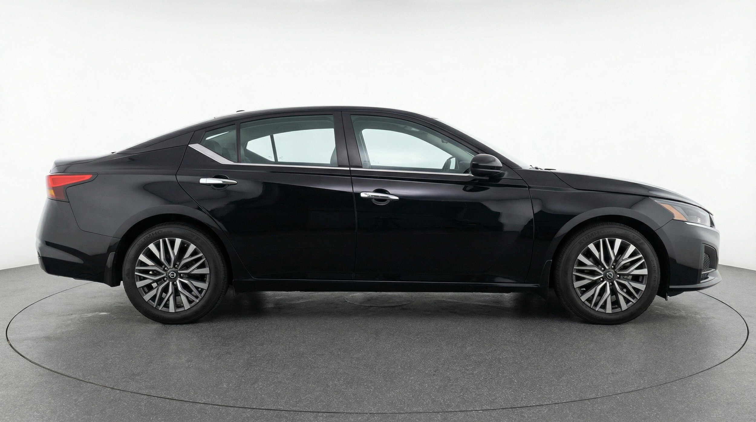 Thumbnail: 2025 Nissan Altima - 11