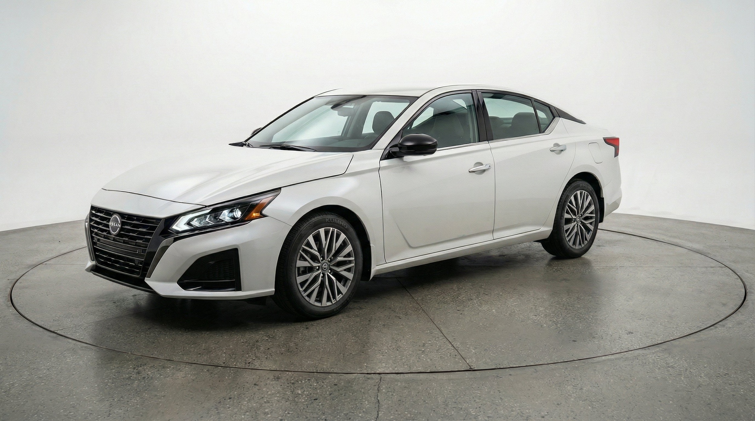 Thumbnail: 2025 Nissan Altima - 3