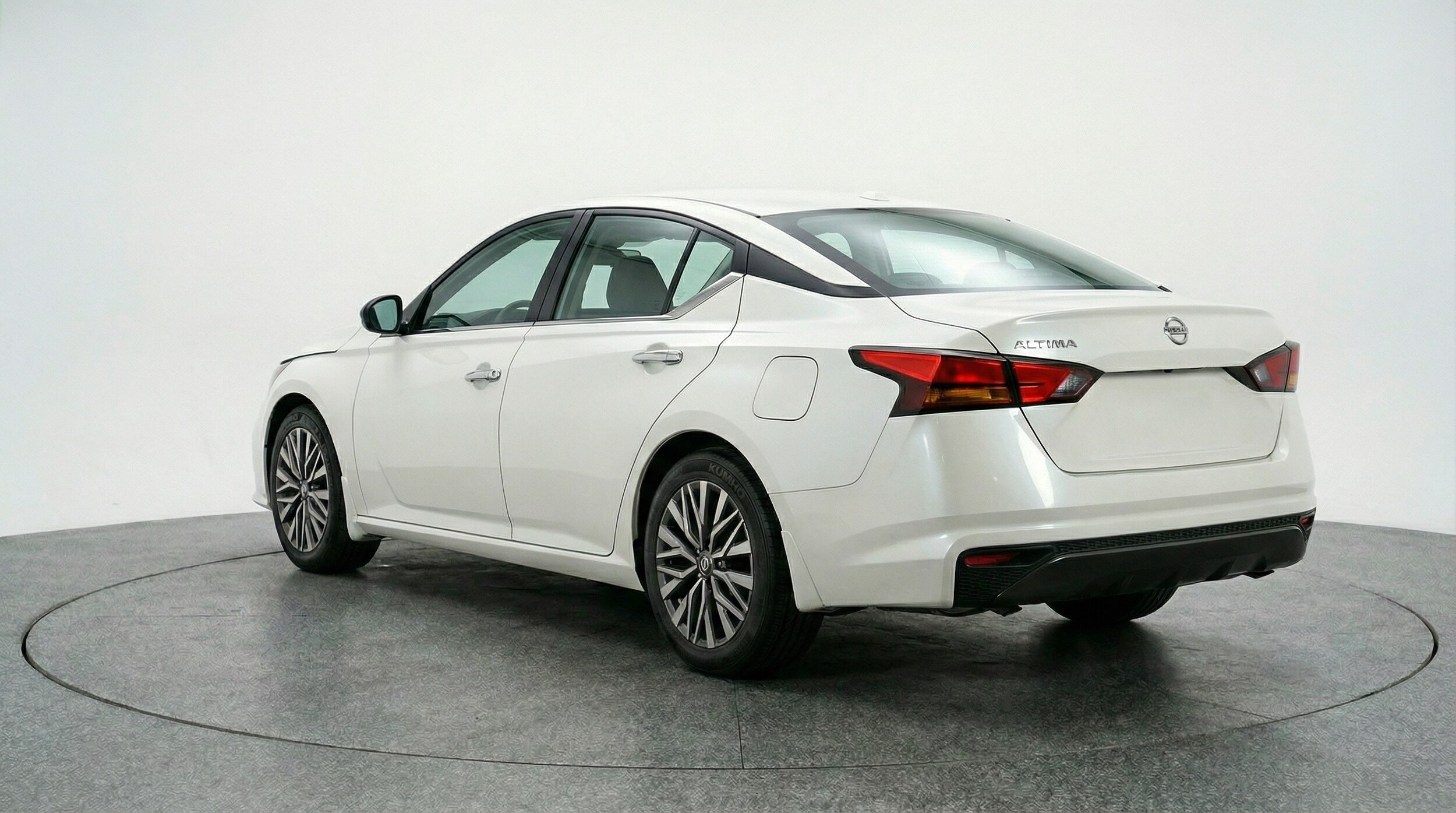 Thumbnail: 2025 Nissan Altima - 5