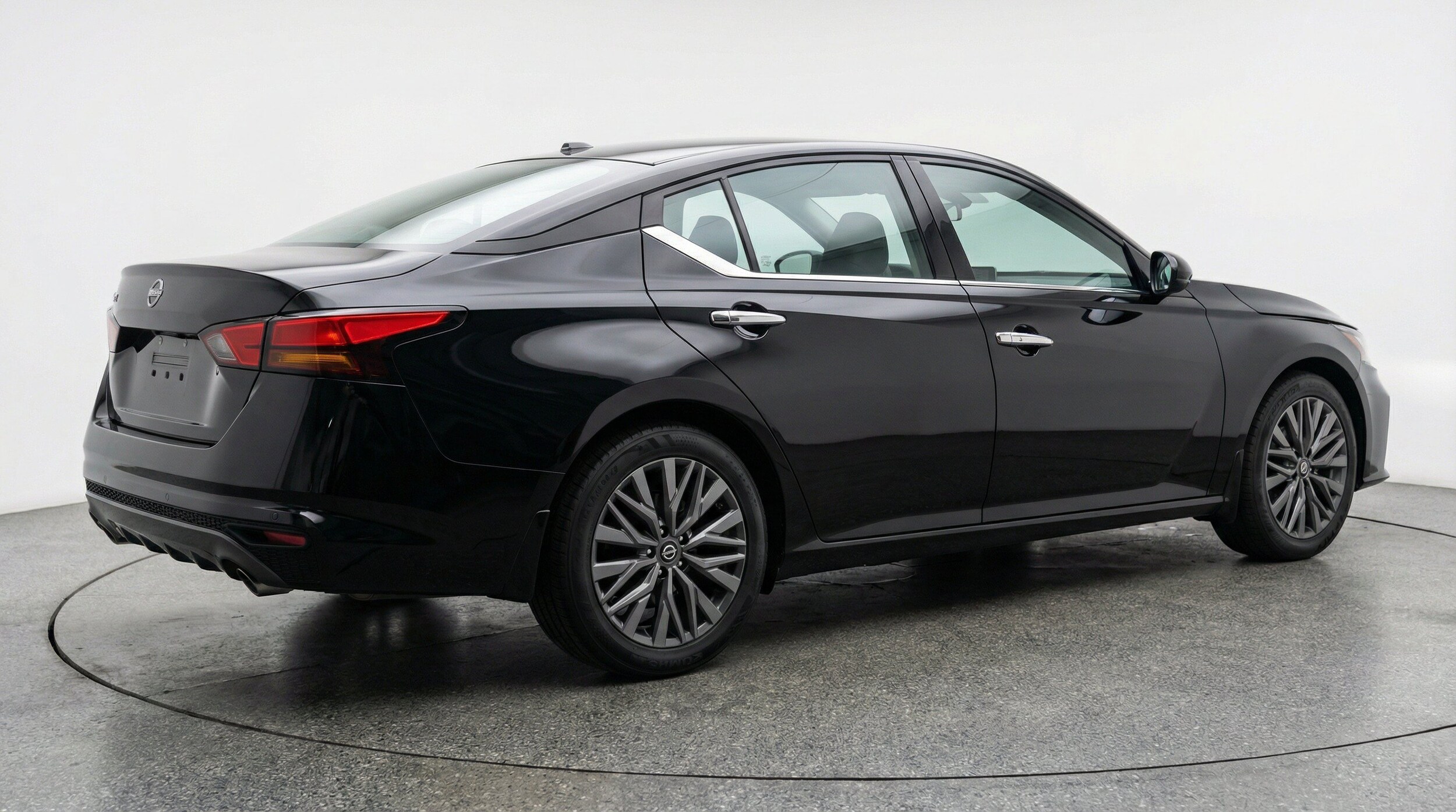 Thumbnail: 2025 Nissan Altima - 9