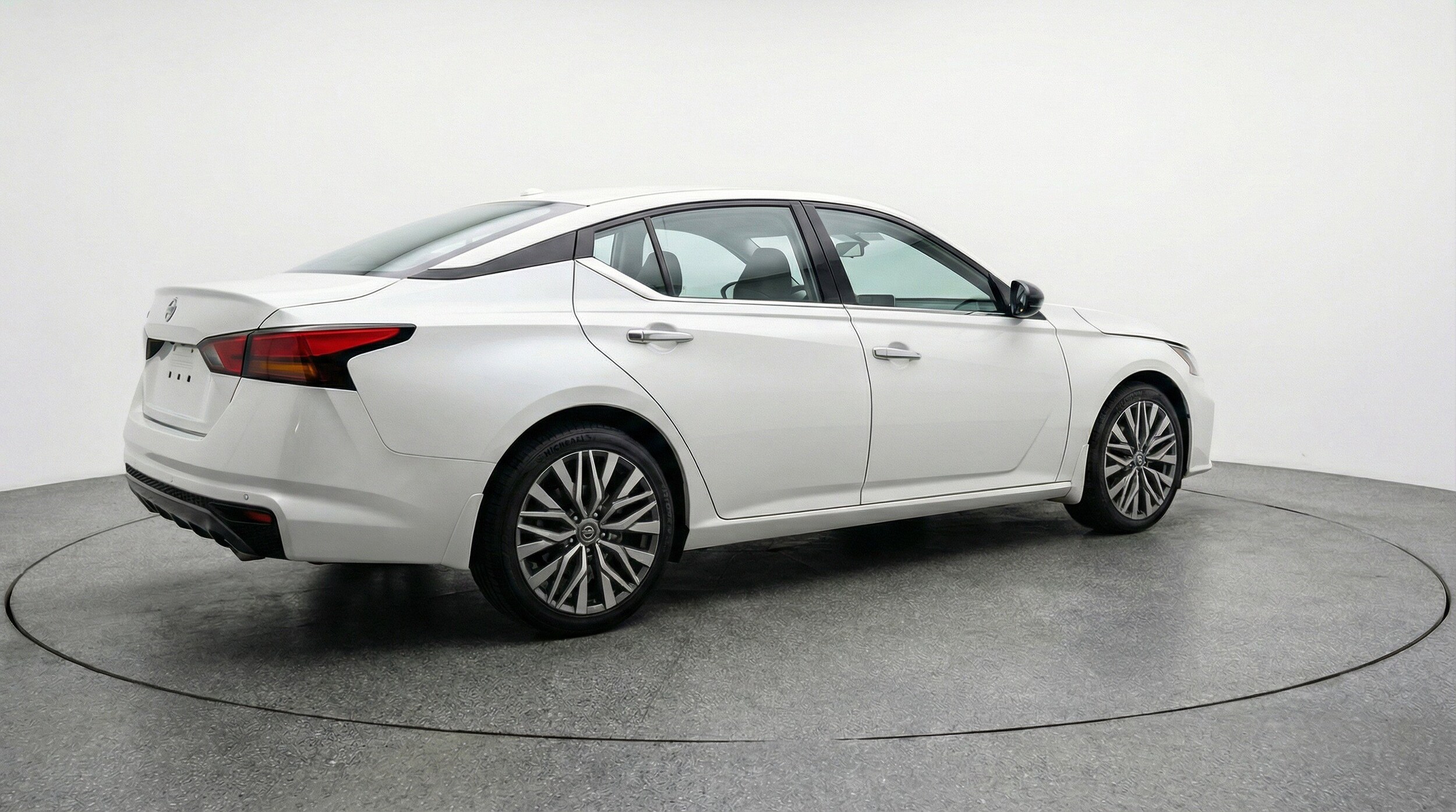 Thumbnail: 2025 Nissan Altima - 9