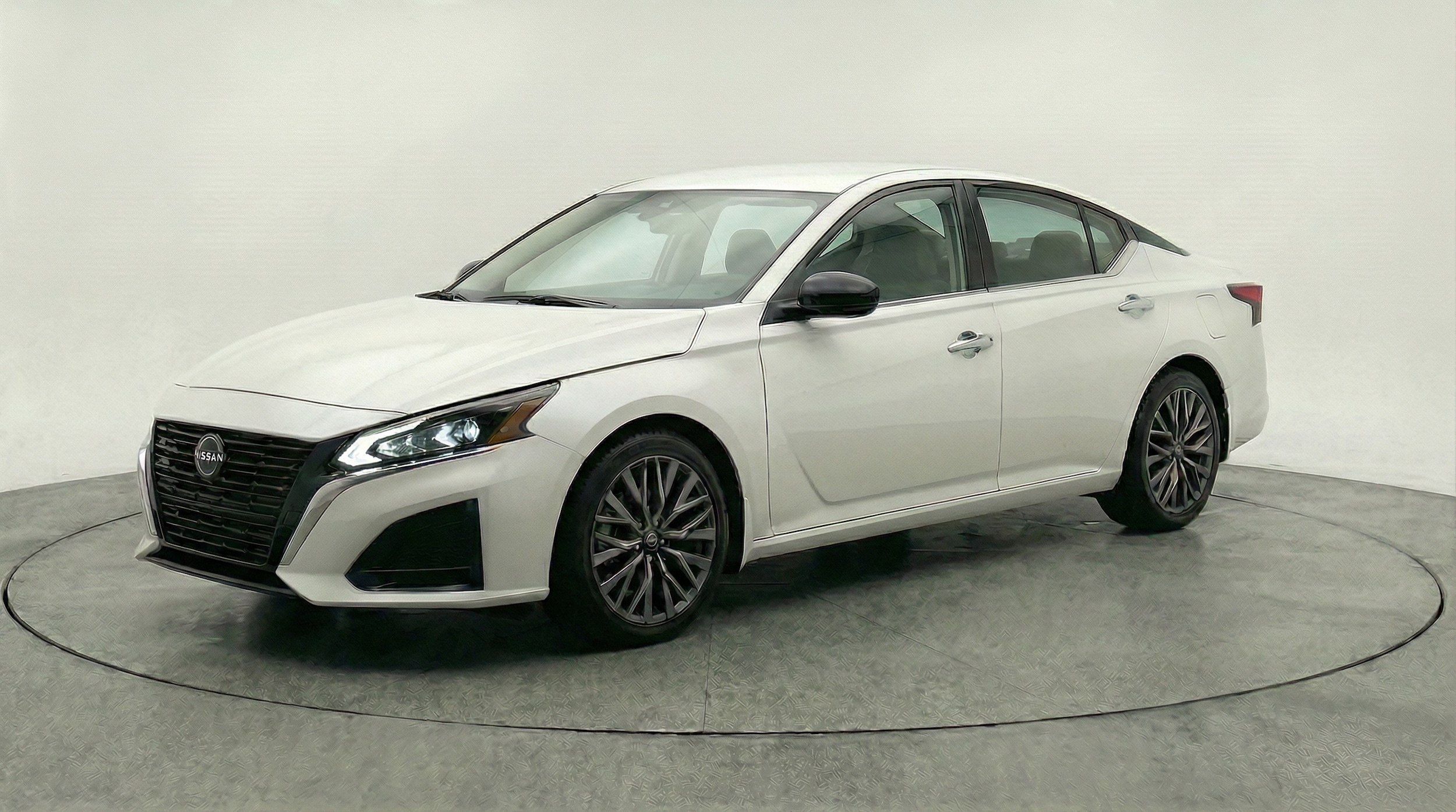 Thumbnail: 2025 Nissan Altima - 3