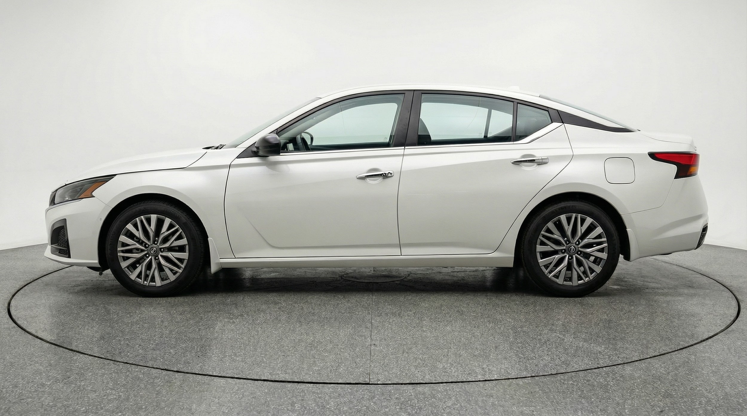 Thumbnail: 2025 Nissan Altima - 4