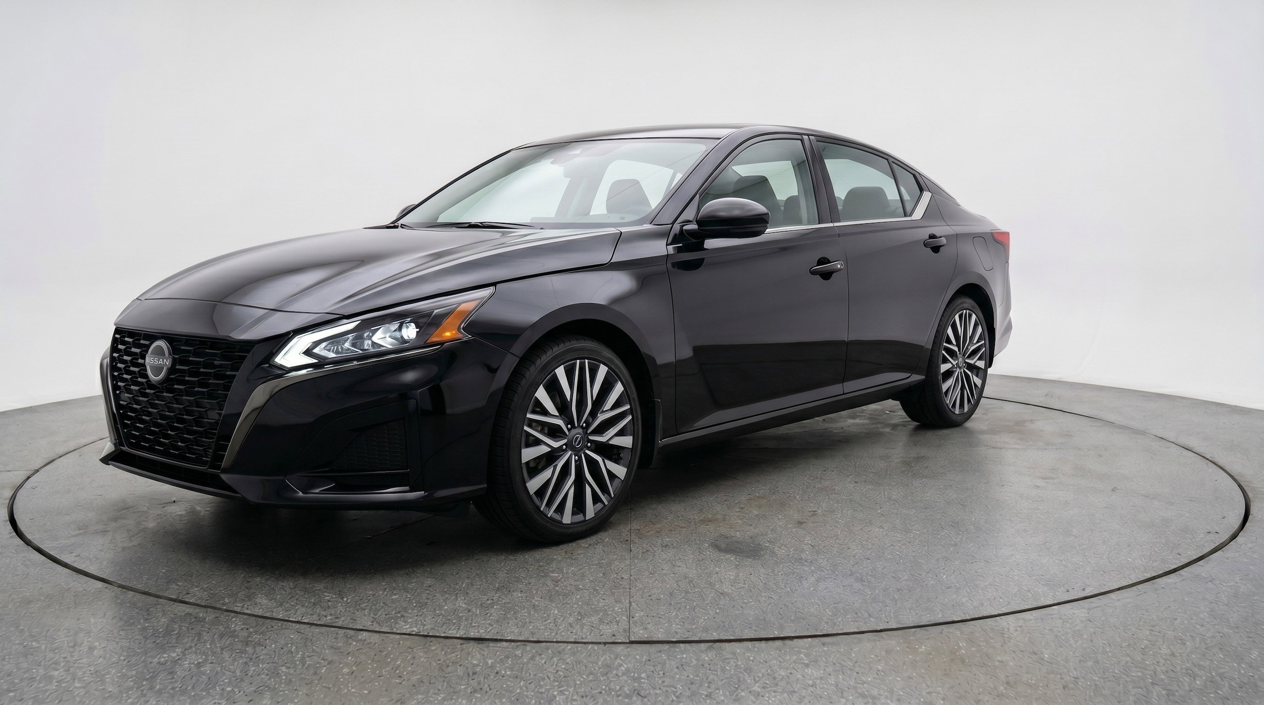 Thumbnail: 2025 Nissan Altima - 3