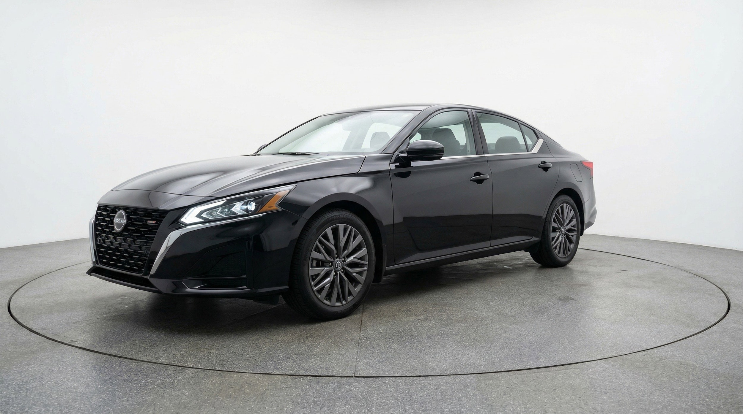 Thumbnail: 2025 Nissan Altima - 3