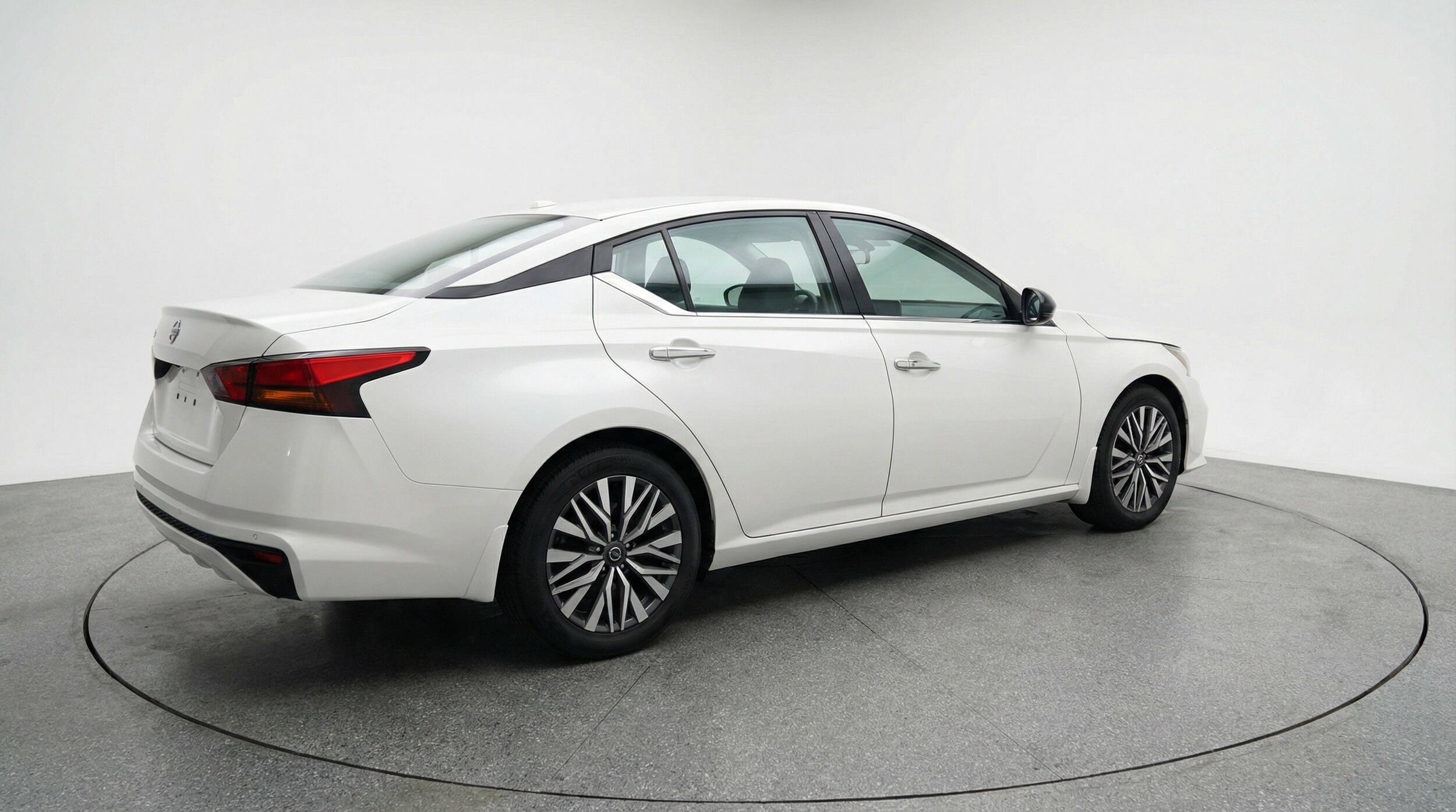 Thumbnail: 2025 Nissan Altima - 9