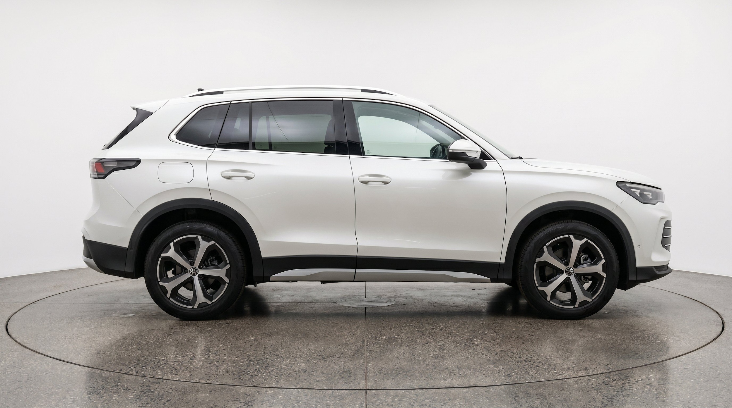 Thumbnail: 2026 Volkswagen Tiguan - 11