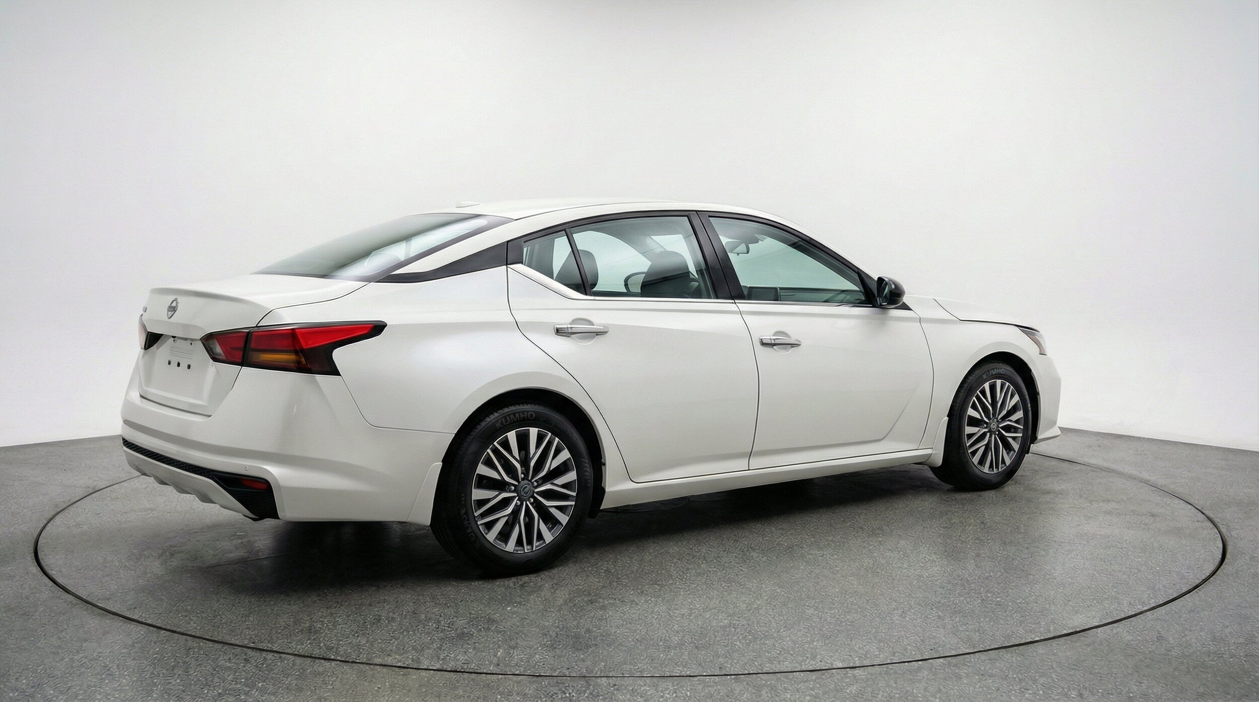 Thumbnail: 2025 Nissan Altima - 9