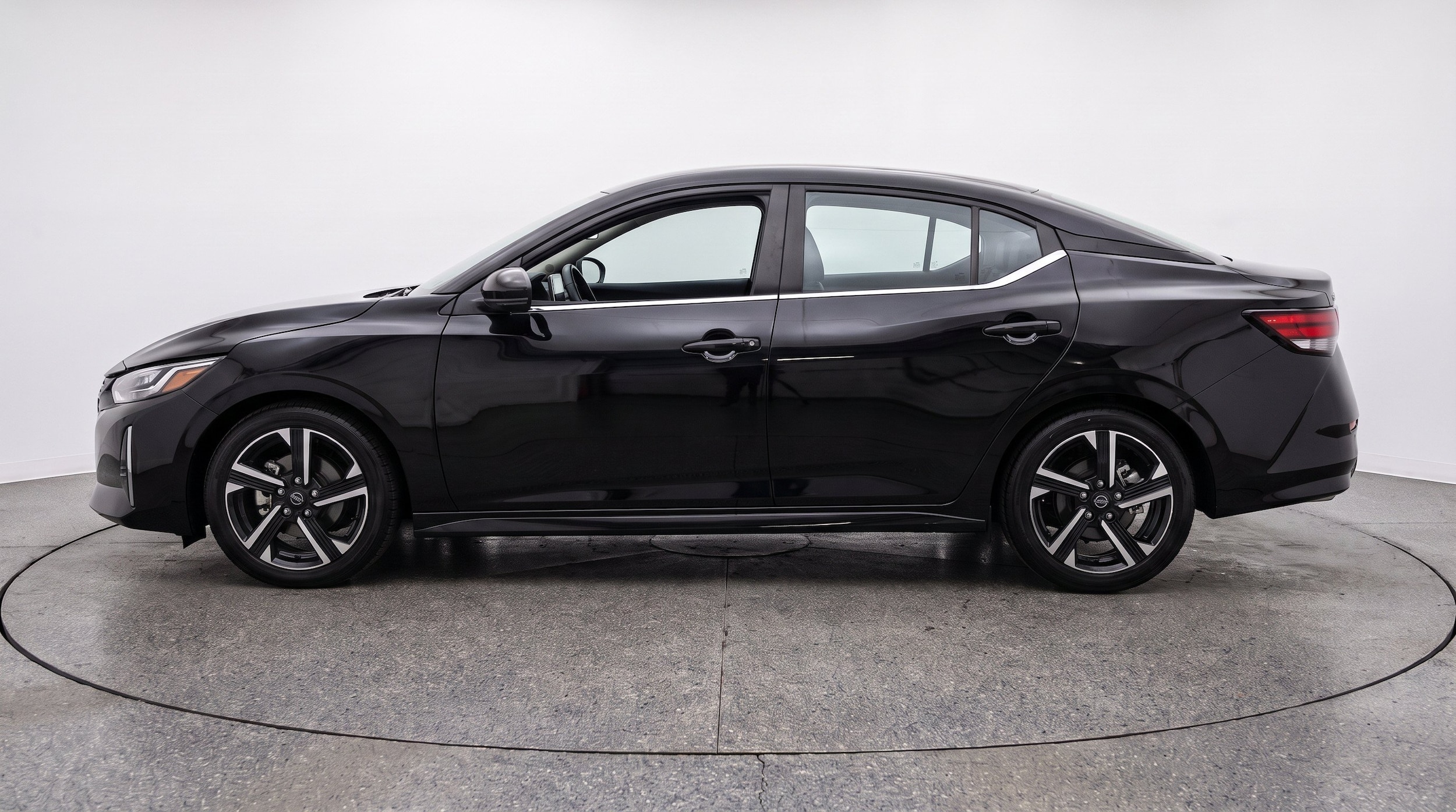 Thumbnail: 2025 Nissan Sentra - 5