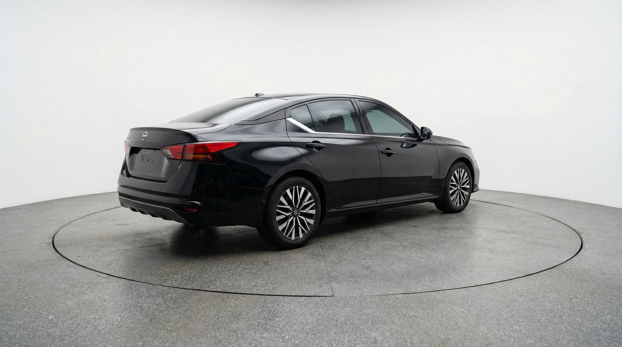 Thumbnail: 2025 Nissan Altima - 9