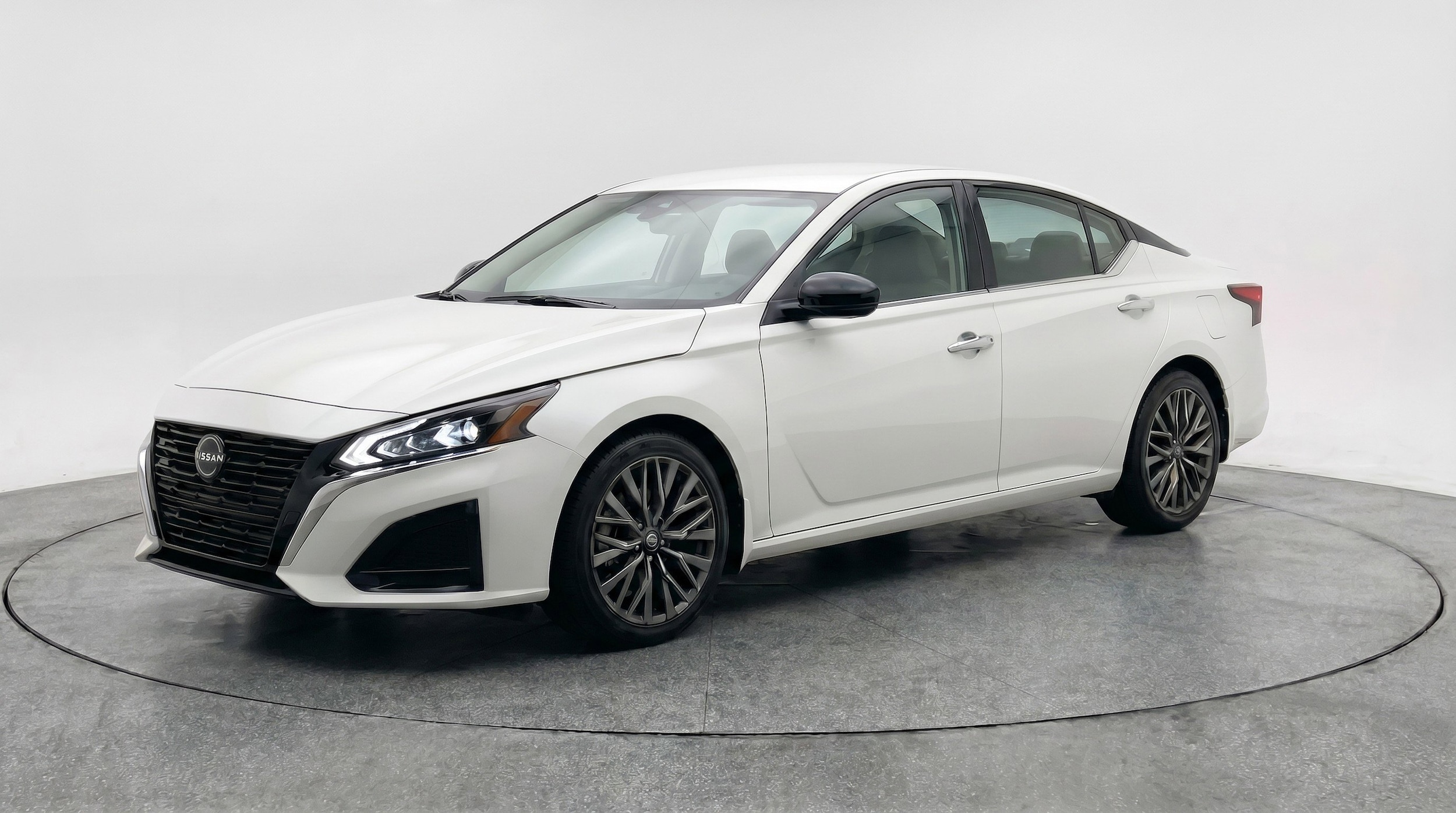 Thumbnail: 2025 Nissan Altima - 3