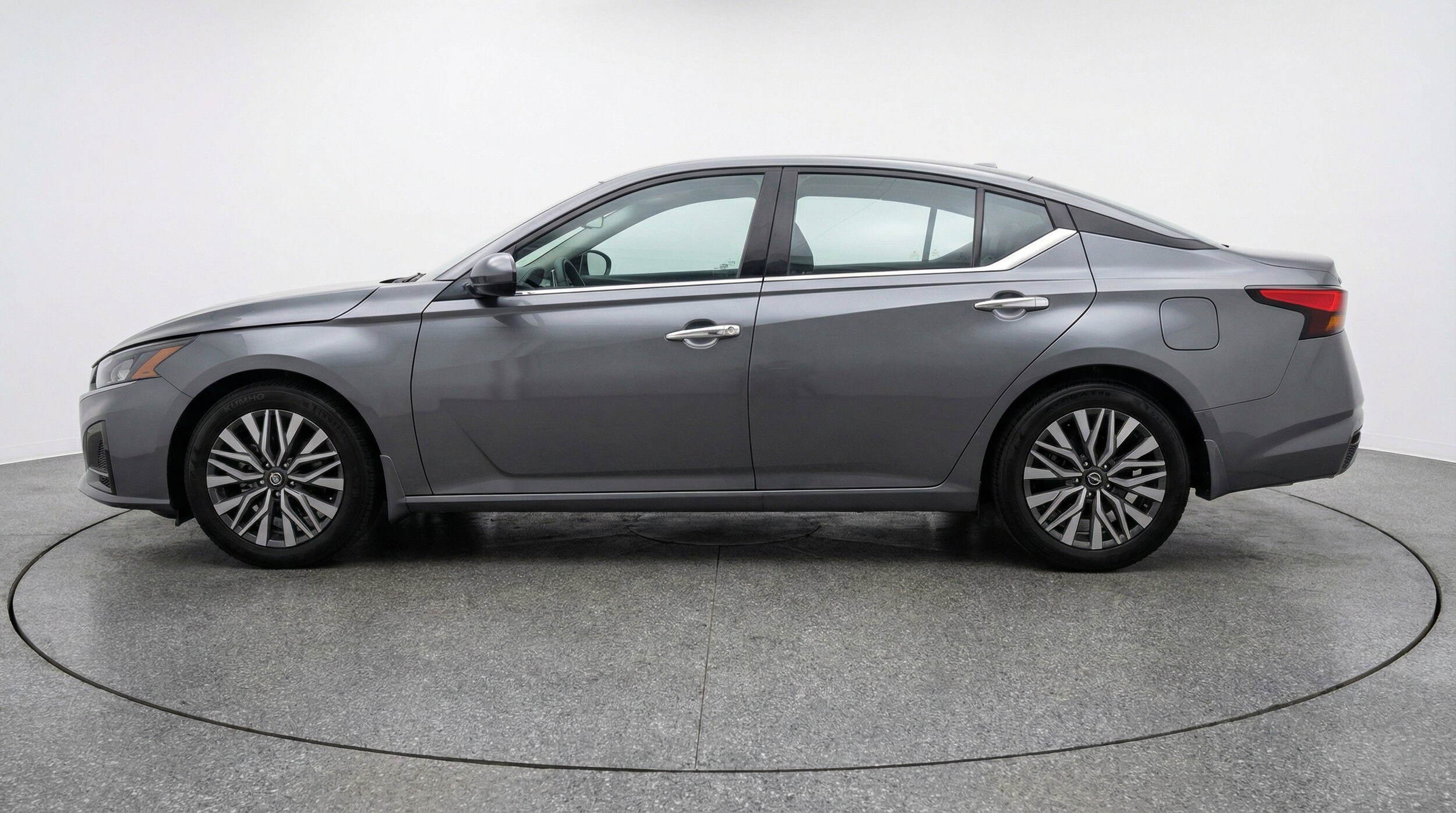 Thumbnail: 2025 Nissan Altima - 5