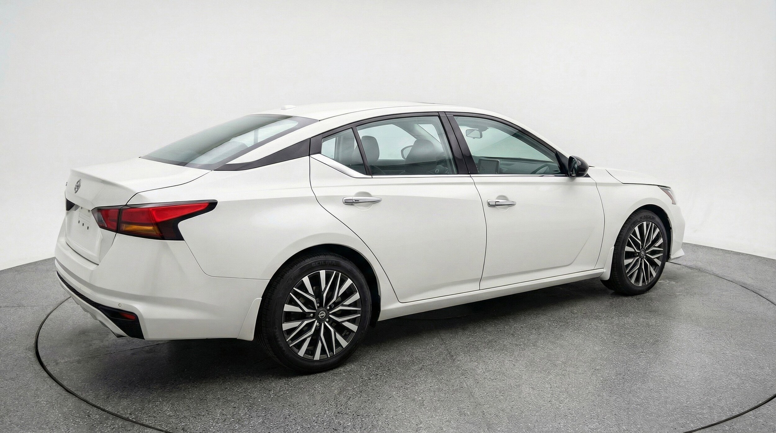 Thumbnail: 2025 Nissan Altima - 9