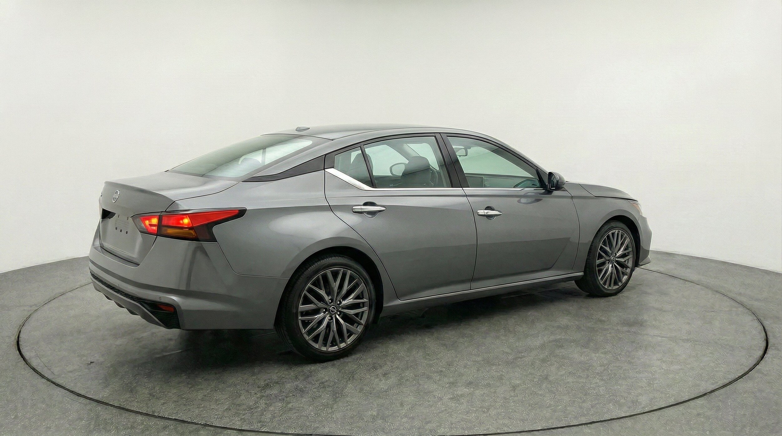 Thumbnail: 2025 Nissan Altima - 9