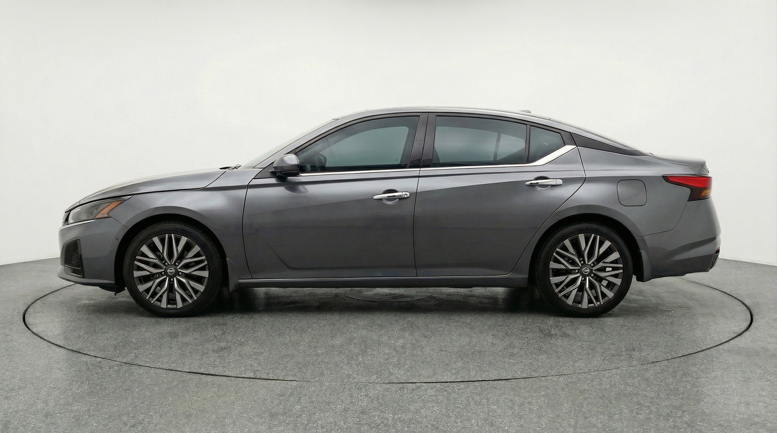 Thumbnail: 2025 Nissan Altima - 5