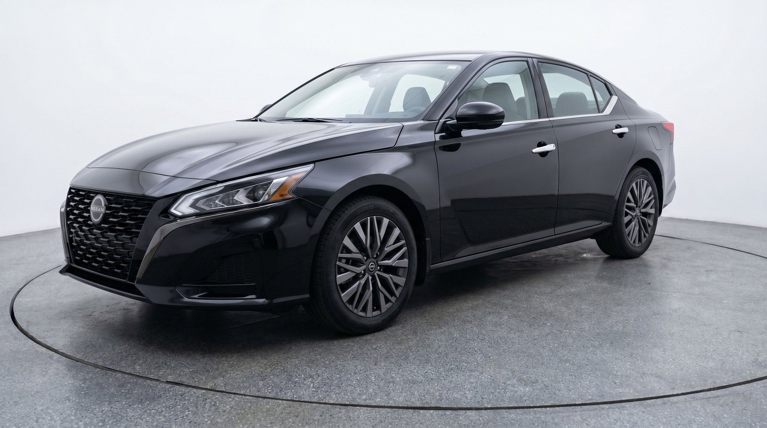 Thumbnail: 2025 Nissan Altima - 3
