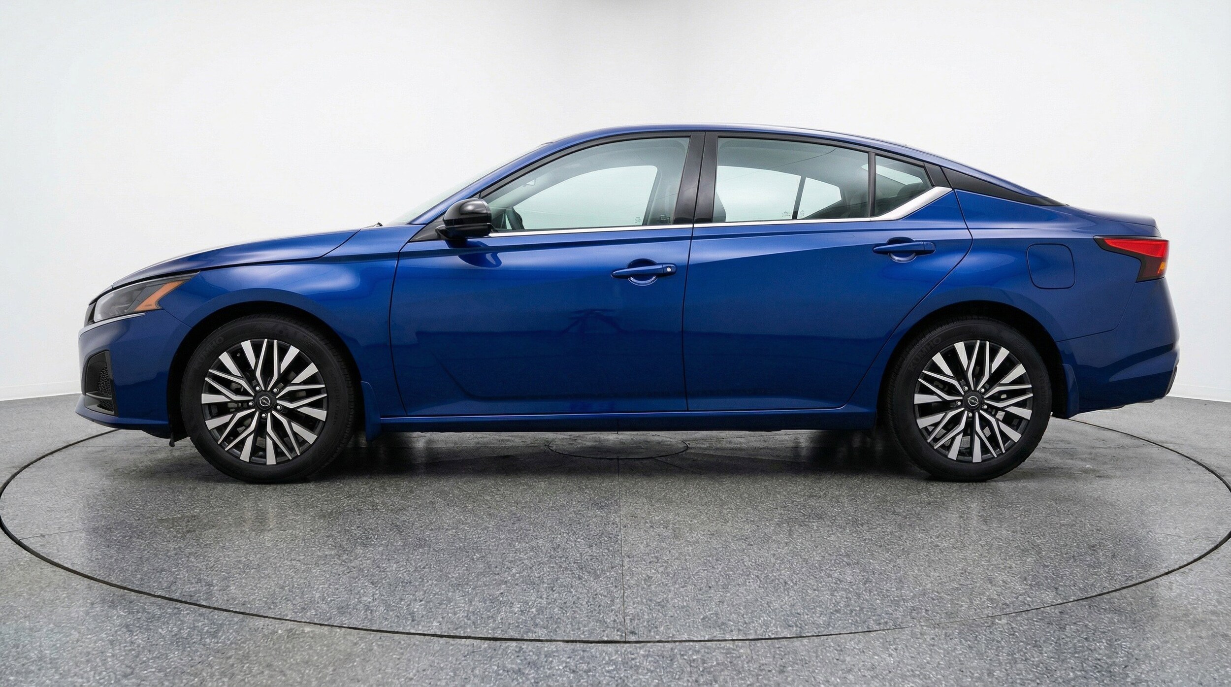 Thumbnail: 2025 Nissan Altima - 5