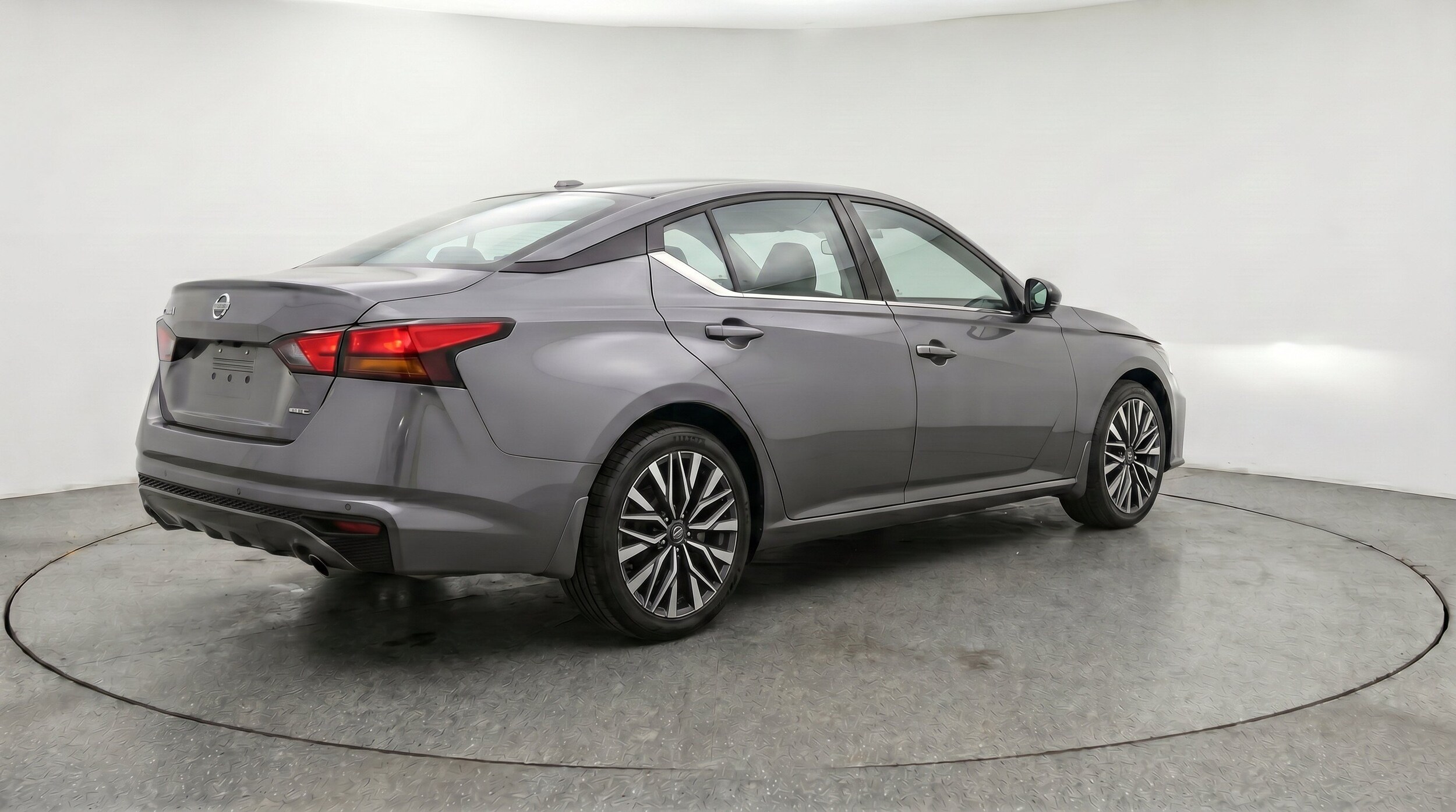 Thumbnail: 2025 Nissan Altima - 9