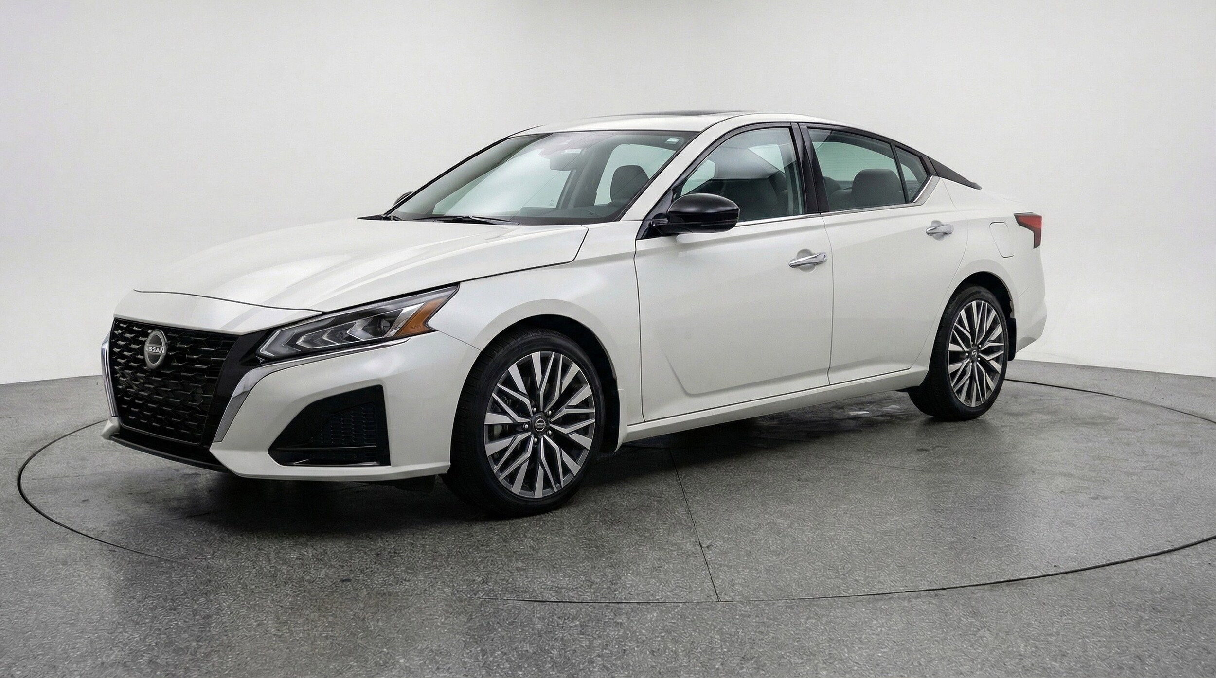 Thumbnail: 2025 Nissan Altima - 3