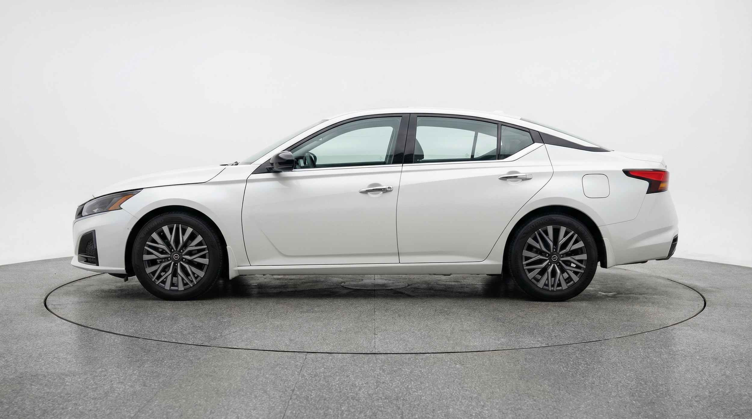 Thumbnail: 2025 Nissan Altima - 4