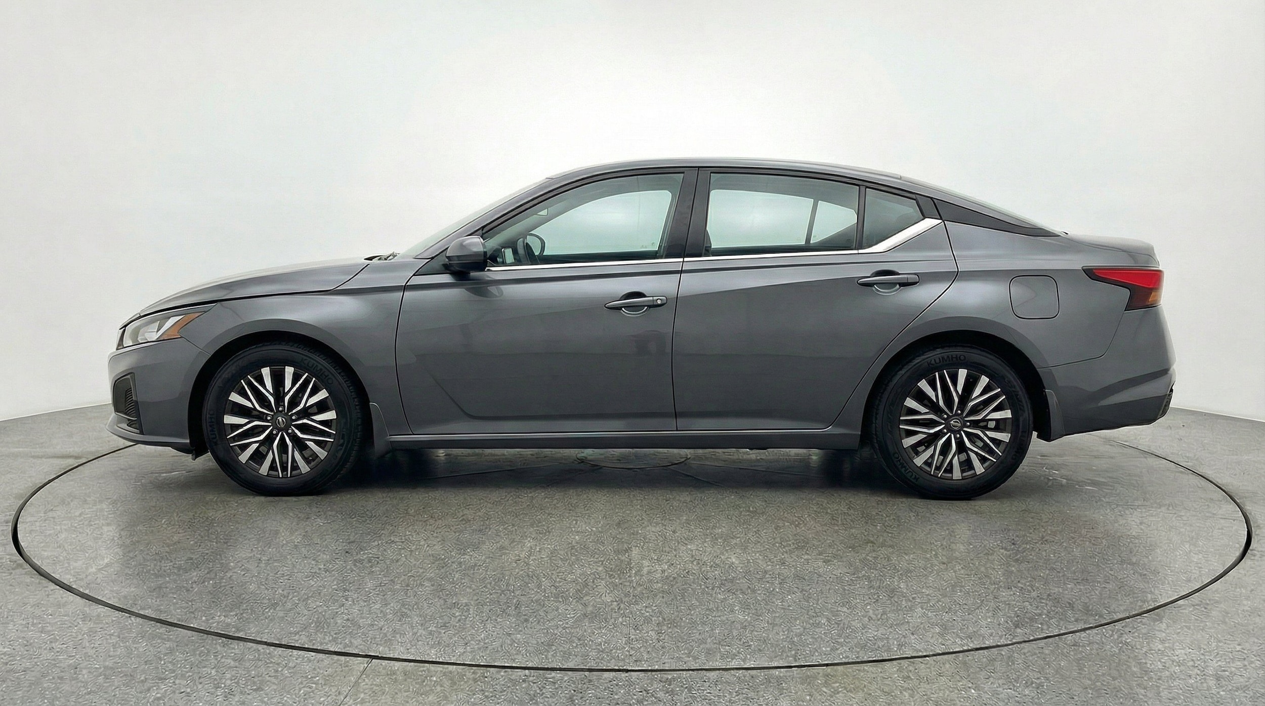 Thumbnail: 2025 Nissan Altima - 5