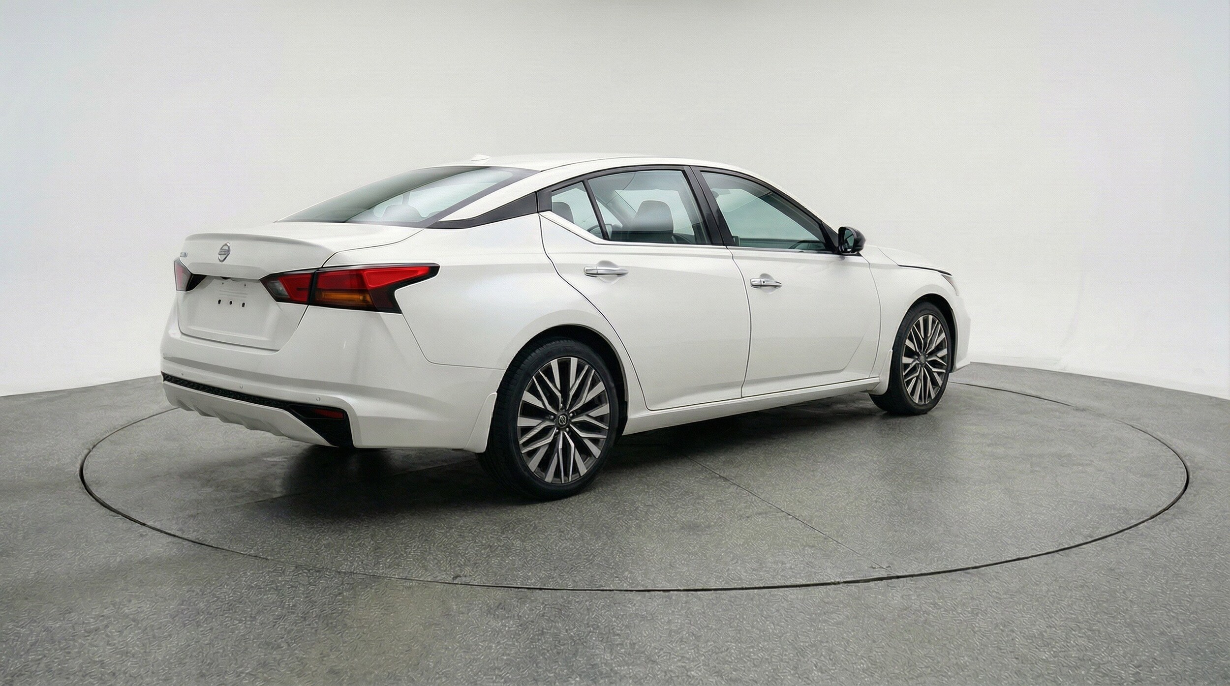 Thumbnail: 2025 Nissan Altima - 9