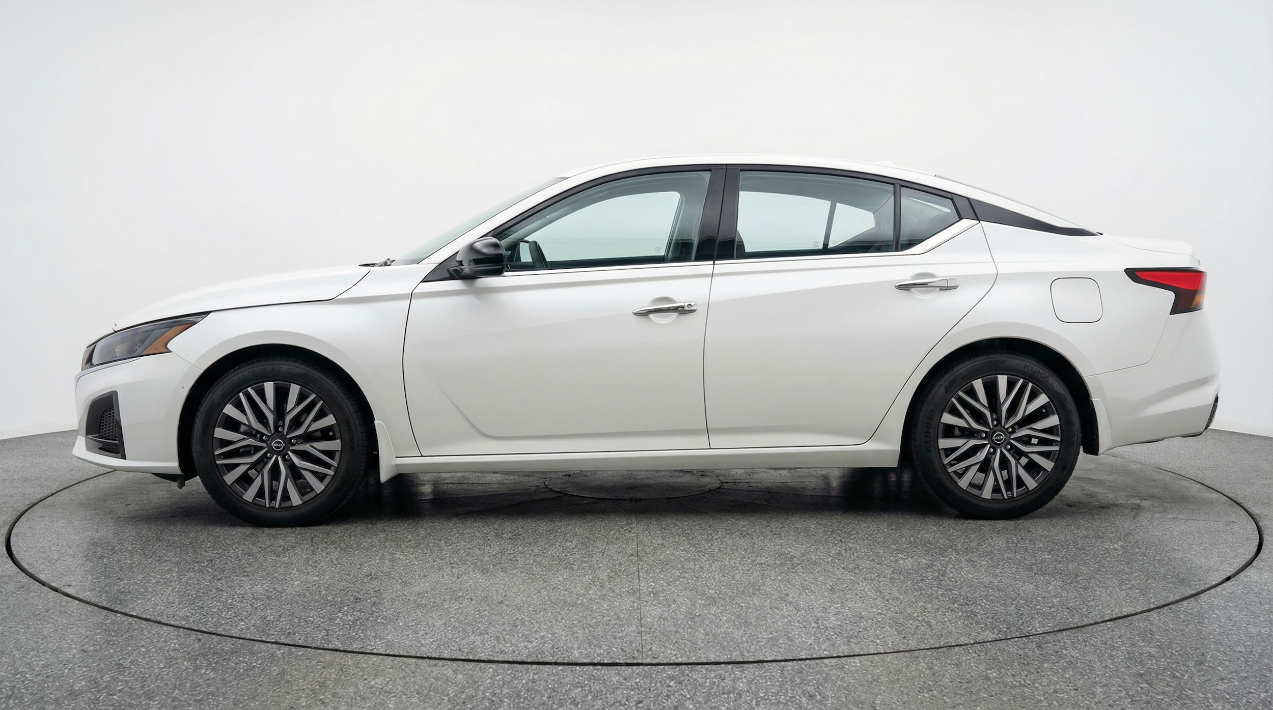 Thumbnail: 2025 Nissan Altima - 4