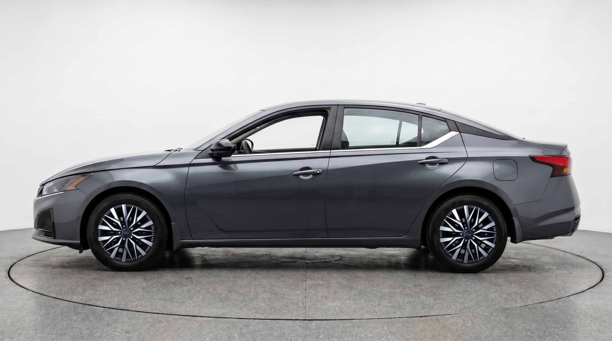 Thumbnail: 2025 Nissan Altima - 5