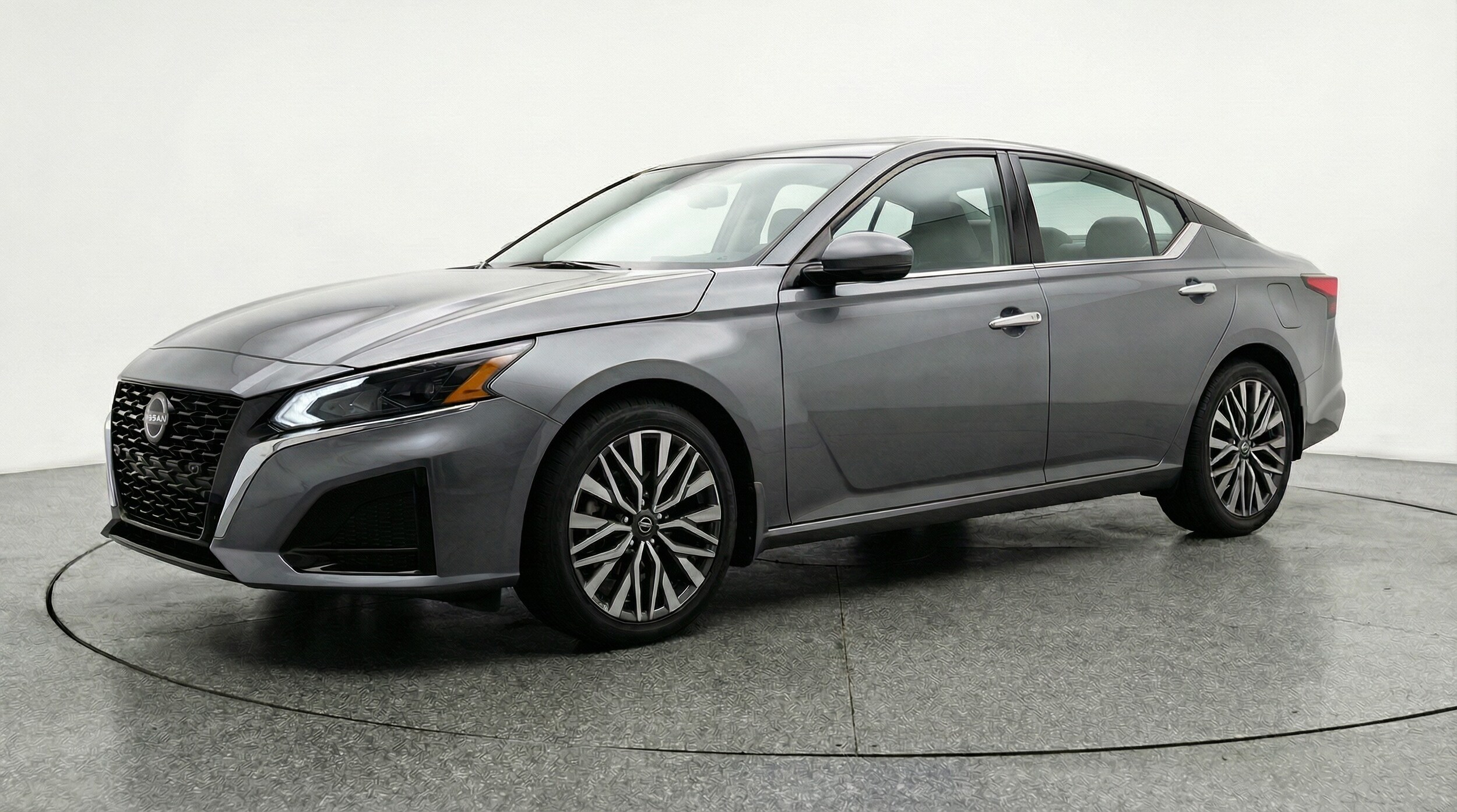 Thumbnail: 2025 Nissan Altima - 3