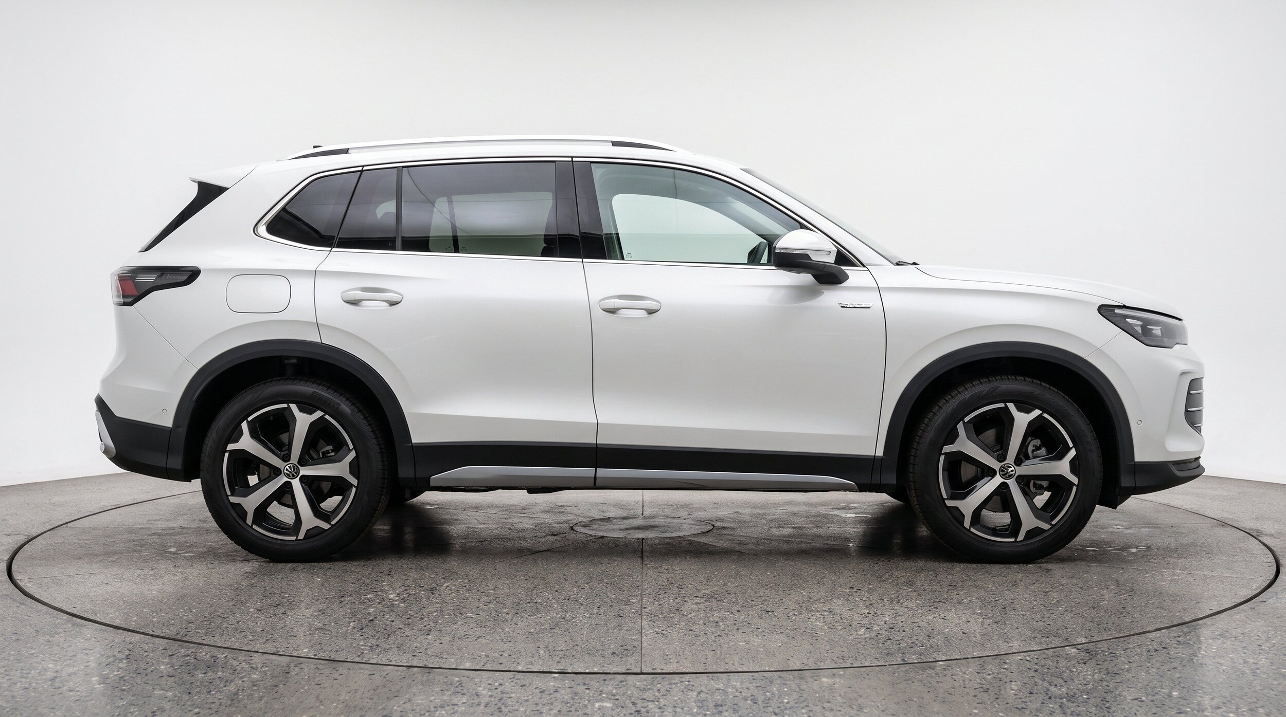 Thumbnail: 2026 Volkswagen Tiguan - 10