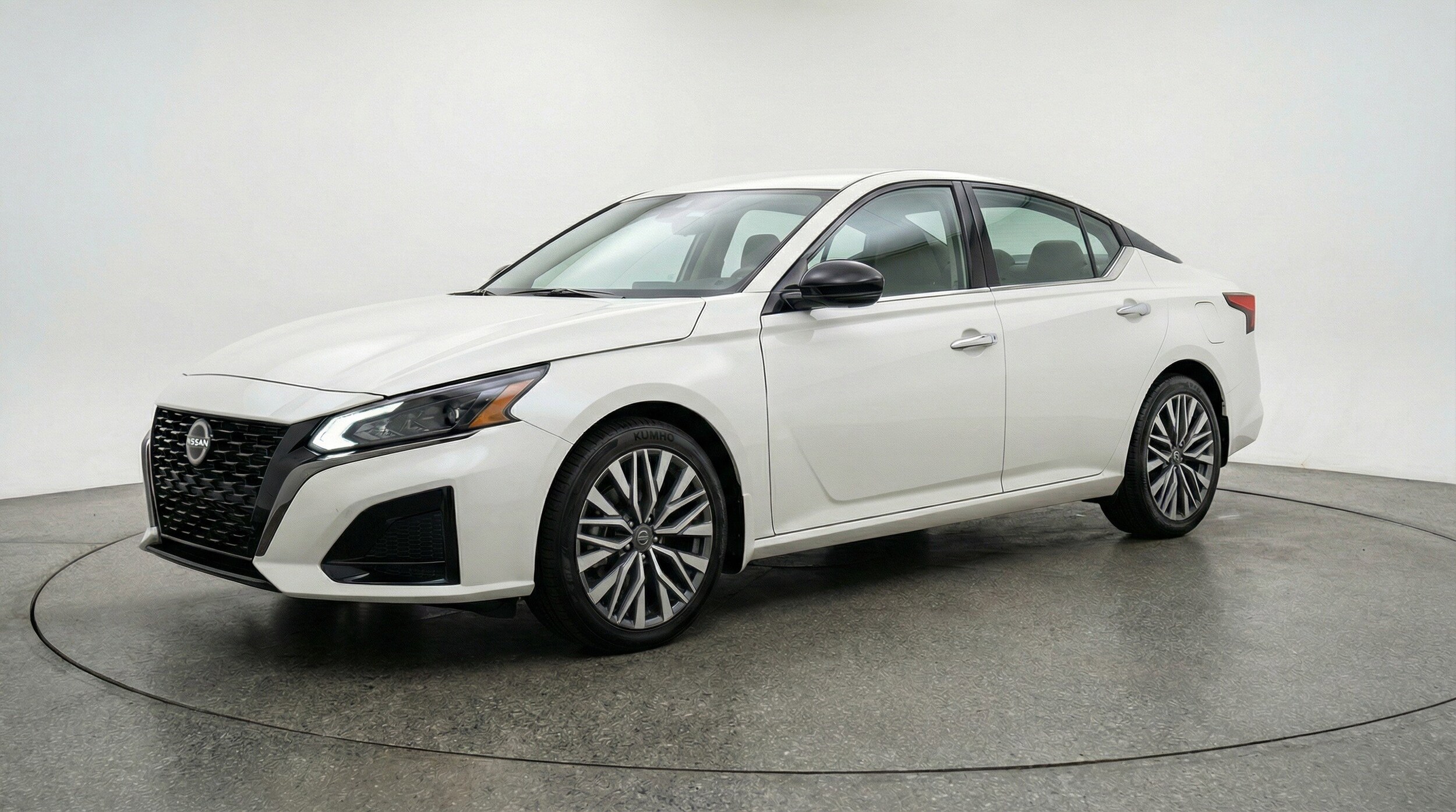 Thumbnail: 2025 Nissan Altima - 3