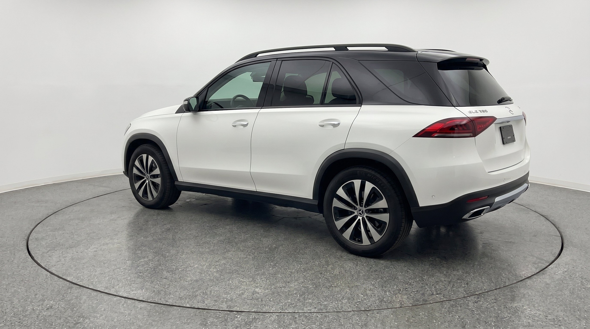 Thumbnail: 2026 Mercedes-Benz GLE - 6